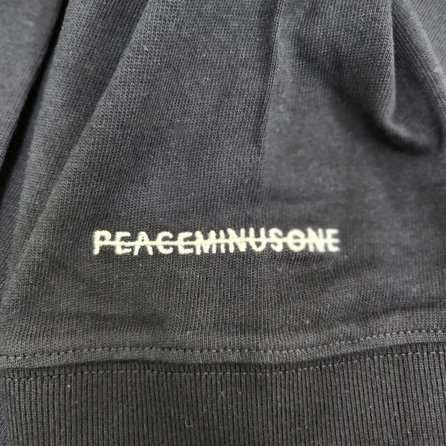 Nike x Peaceminusone LS T-Shirt Black (DR0098-010), Nike x Peaceminusone LS T-Shirt White (DR0098-100) 착용 스타일 - 3