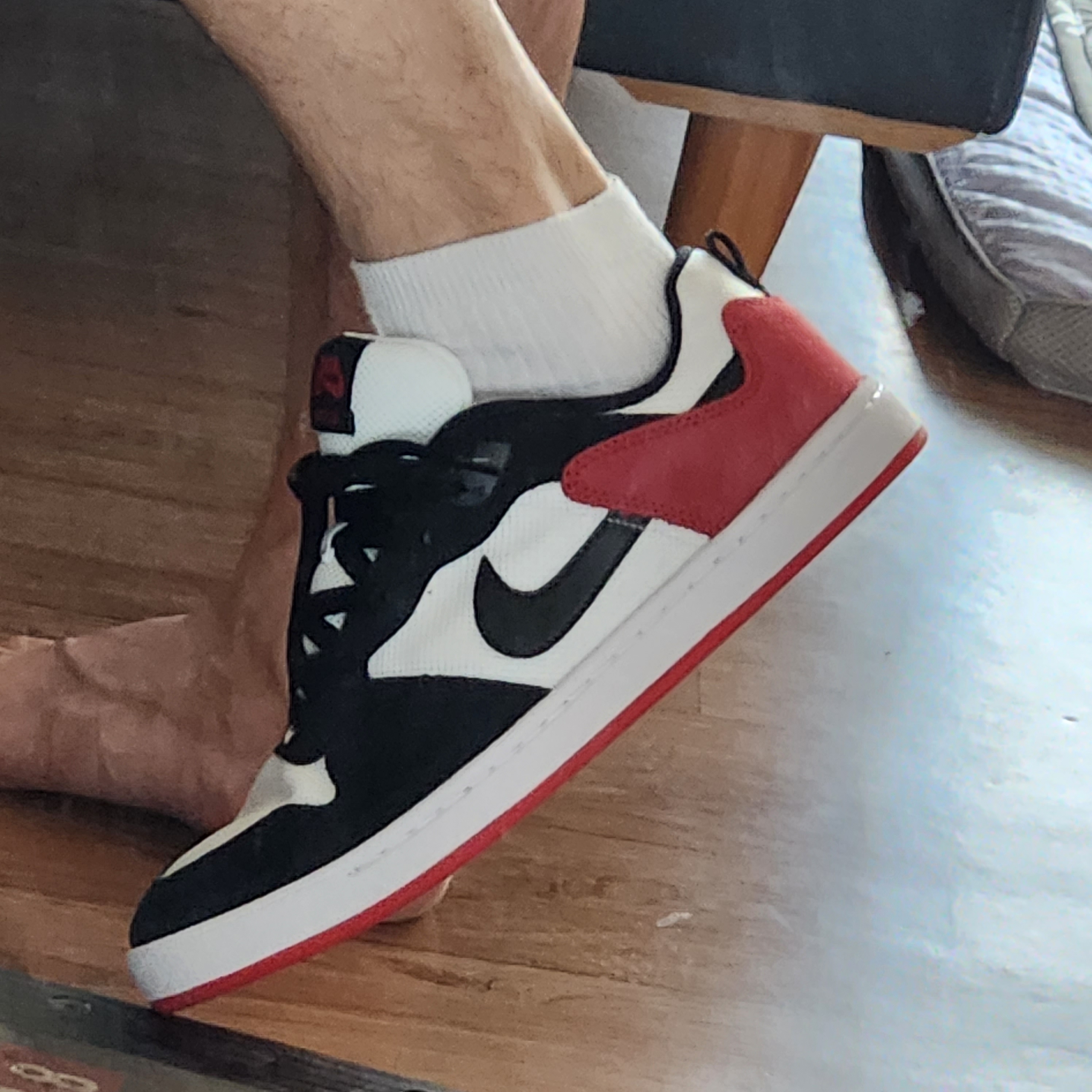 Nike SB Alleyoop University Red 착용 스타일