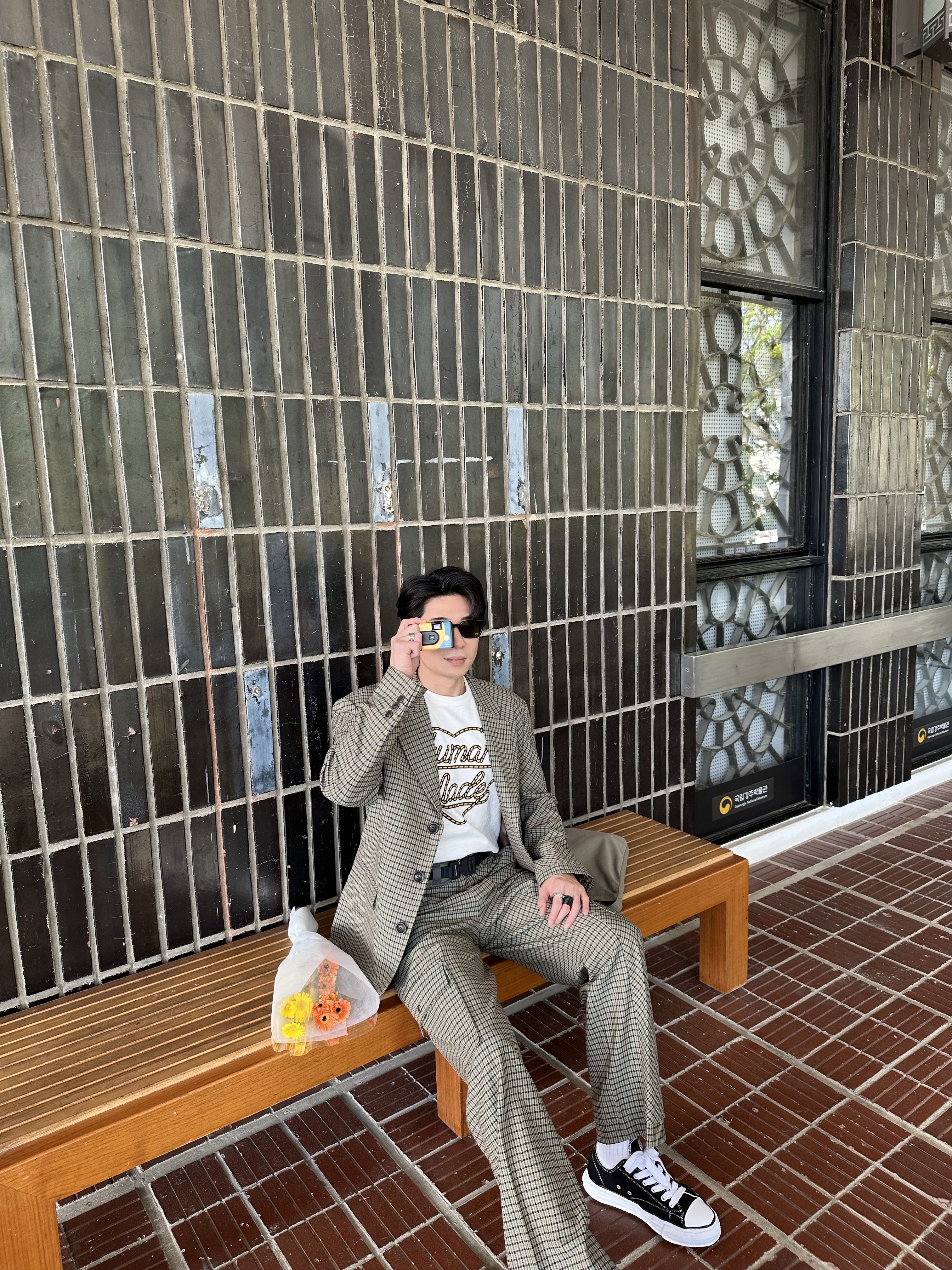 Human Made Graphic T-Shirt #01 White, Dior x Sacai Mini Saddle Bag Olive 착용 스타일 - 3