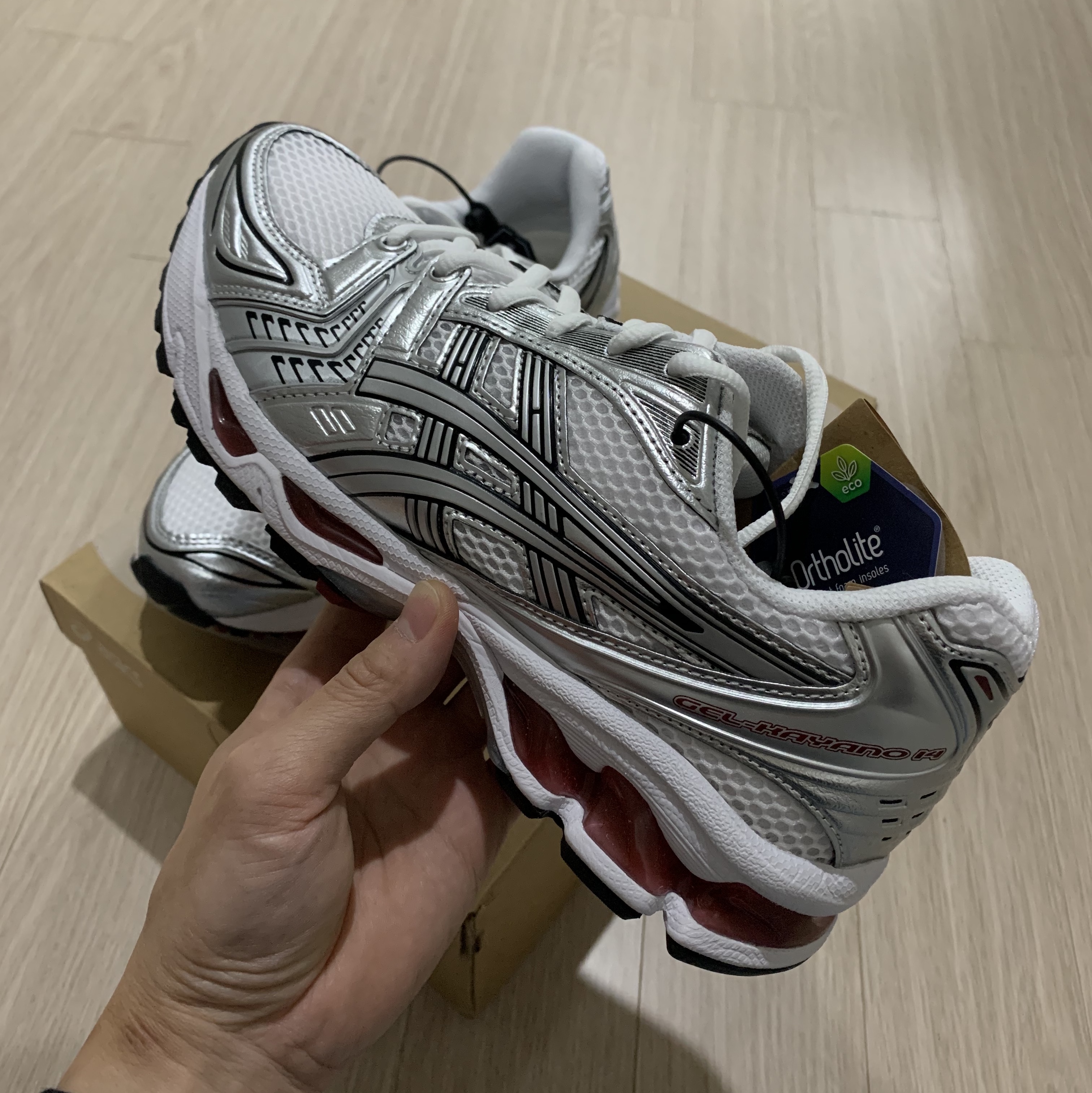 Asics Gel-Kayano 14 White Pure Silver Red 착용 스타일 - 3