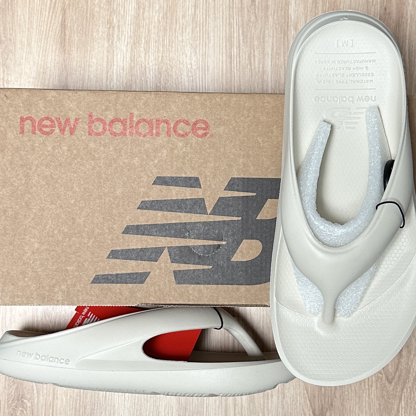New Balance Flip Flop Ivory 착용 스타일