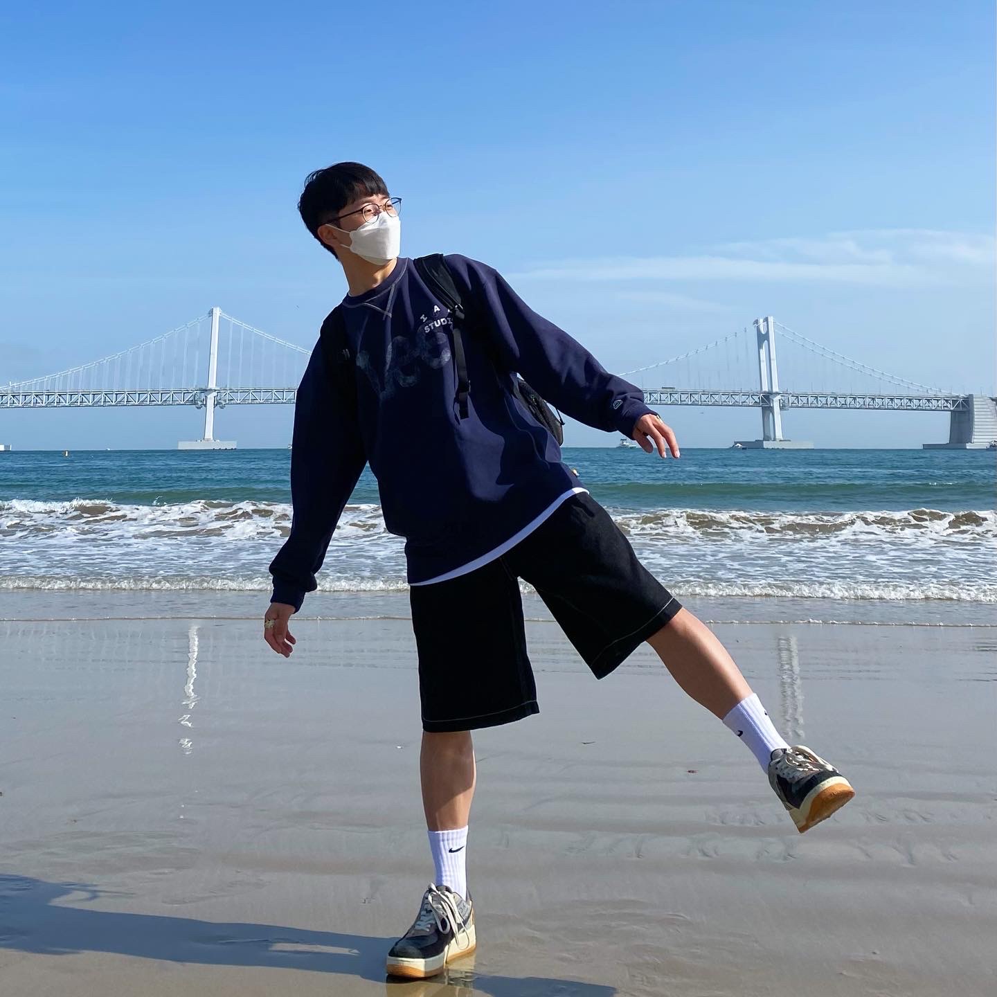 IAB Studio x Lee Pigment Sweatshirt Indigo Navy, Nike x Travis Scott Air Force 1 Low Cactus Jack 착용 스타일