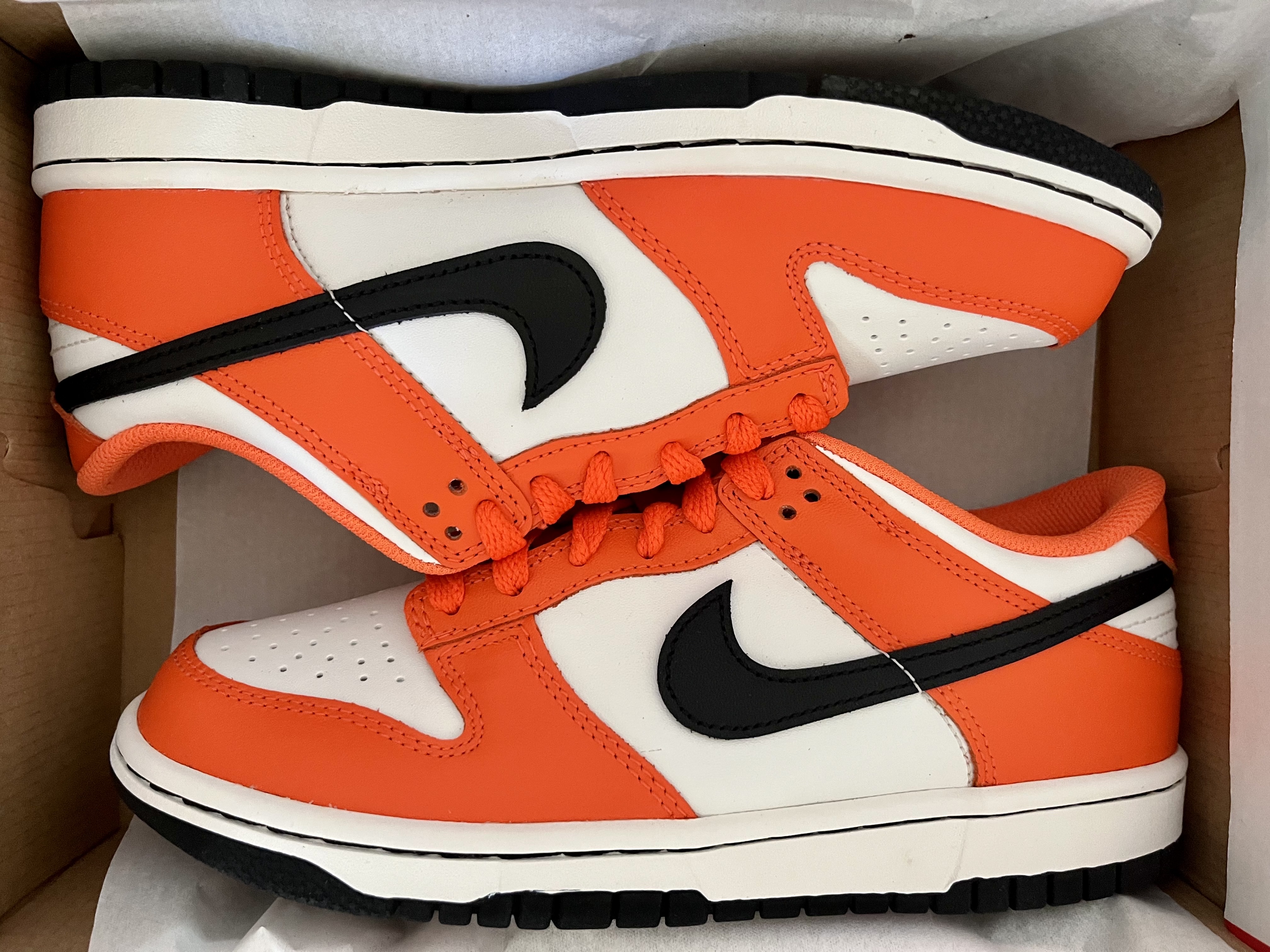 (GS) Nike Dunk Low Safety Orange 착용 스타일 - 2