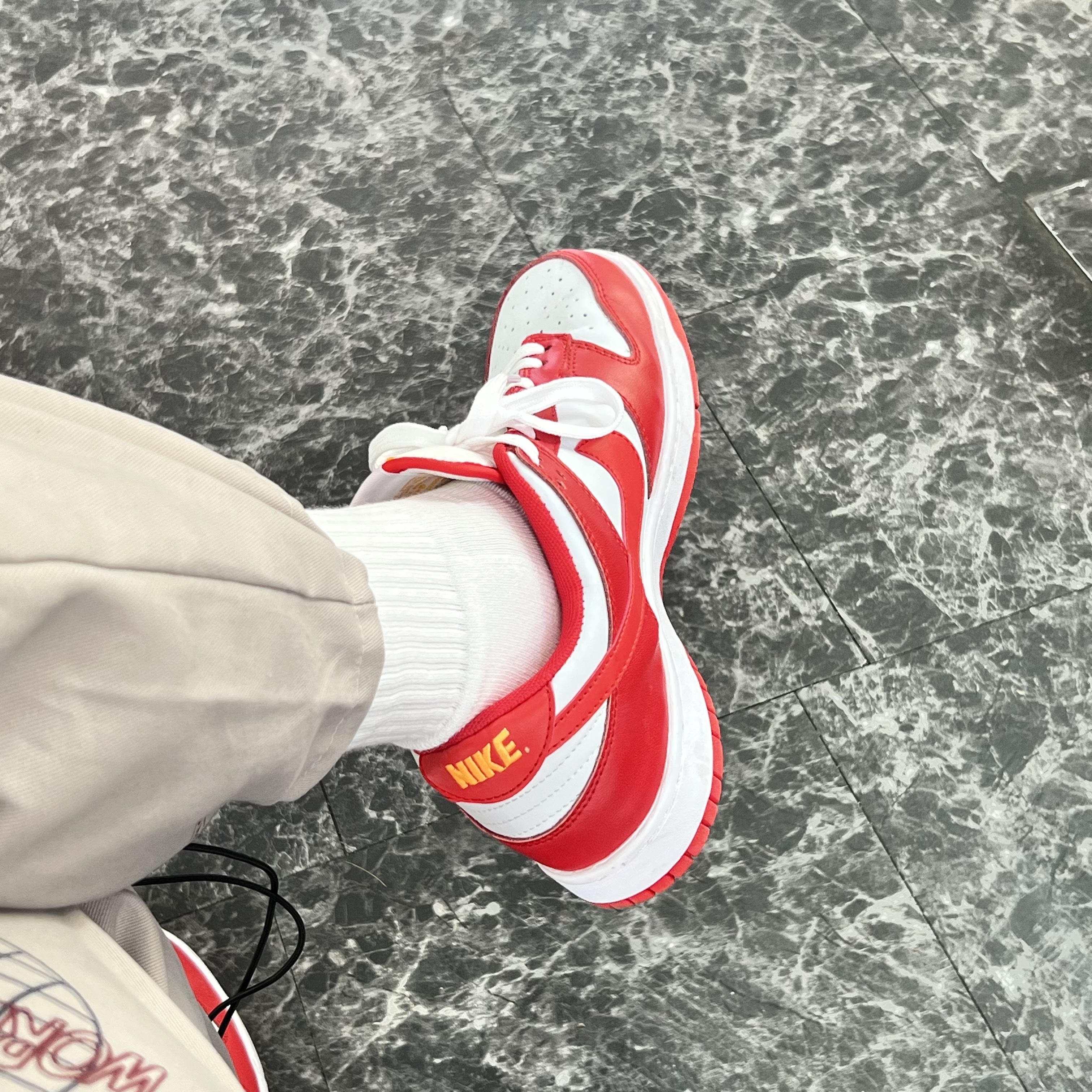 Nike Dunk Low Retro Gym Red 착용 스타일 - 2