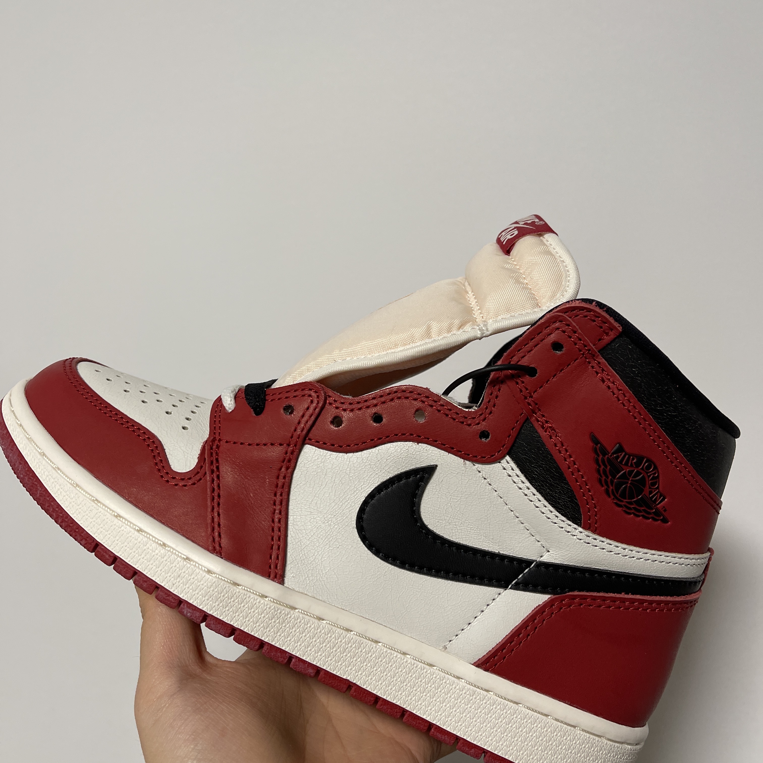 Jordan 1 Retro High OG Chicago 2022 착용 스타일 - 4