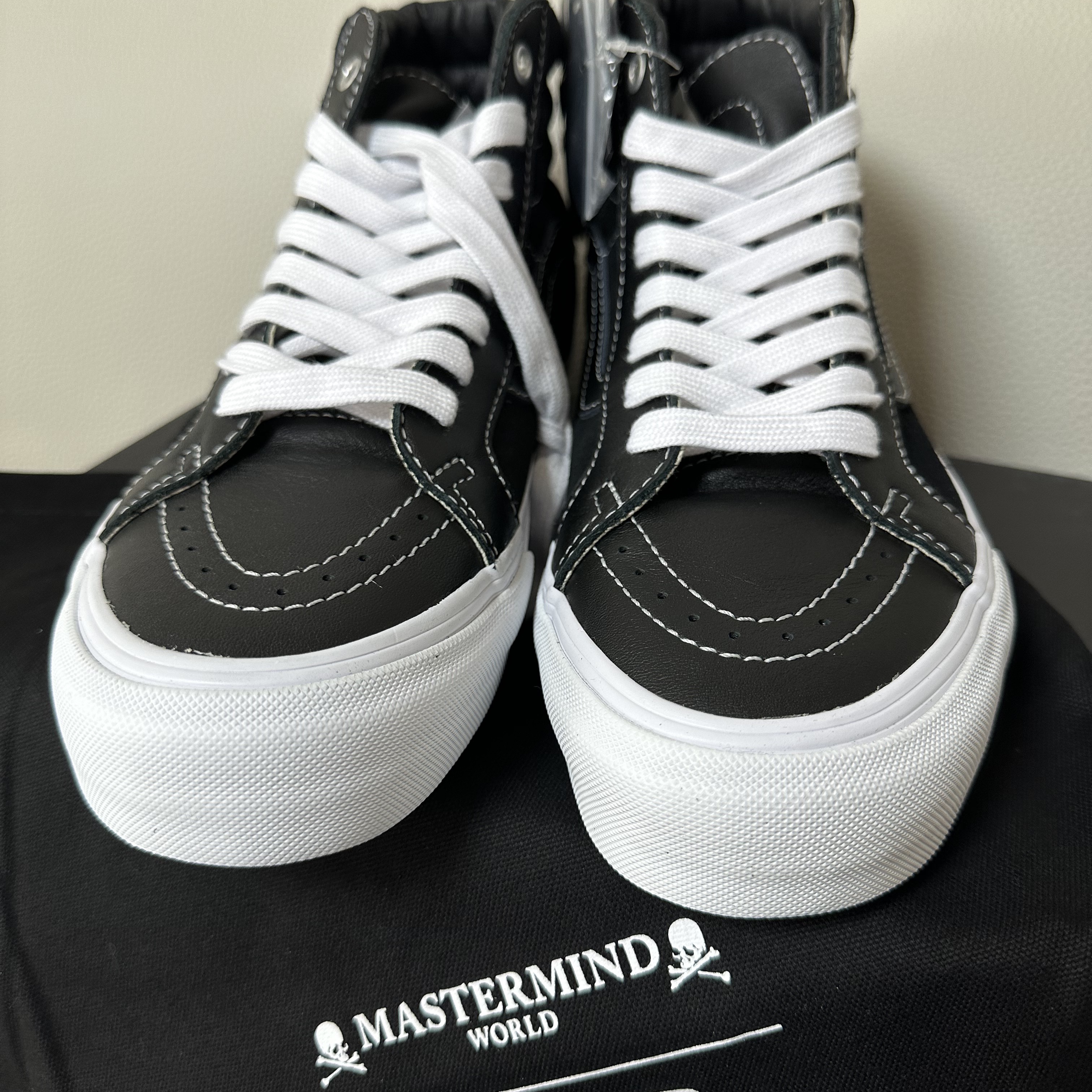 Vans Vault x Mastermind SK8-Hi Reissue VLT LX Black 착용 스타일 - 3