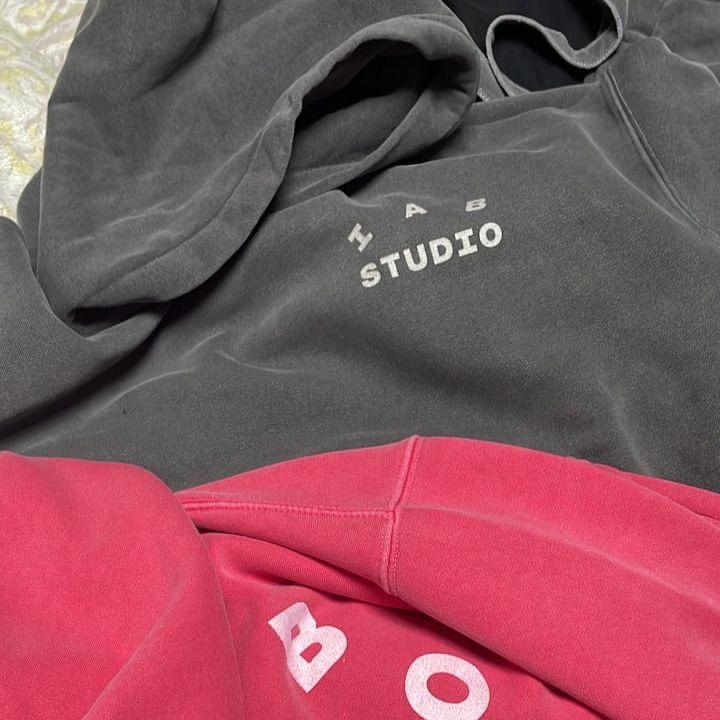 IAB Studio Pigment Hoodie & Sack Black 착용 스타일 - 2