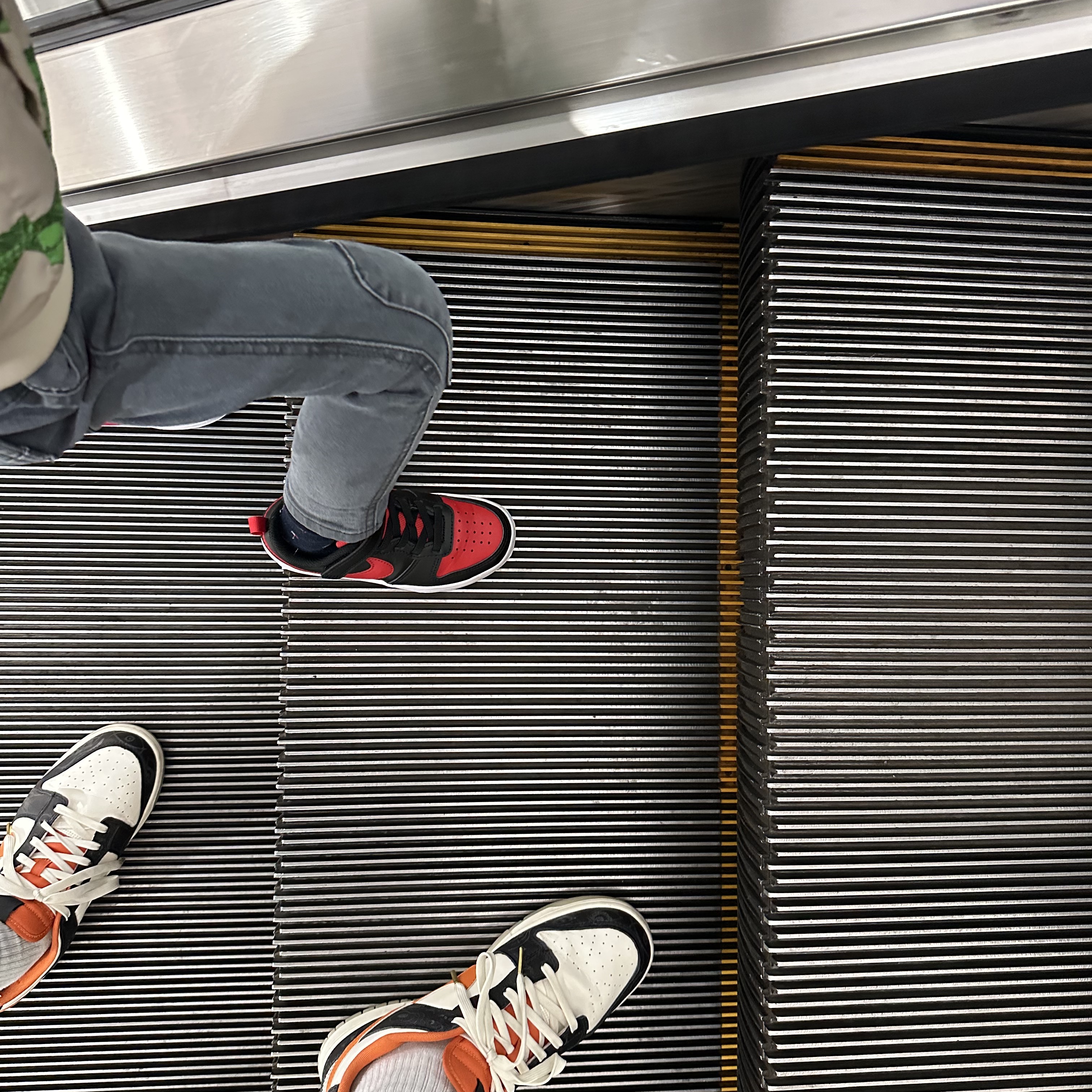 Nike Dunk Low Retro PRM Halloween, (PS) Nike Court Borough Low 2 Bred 착용 스타일