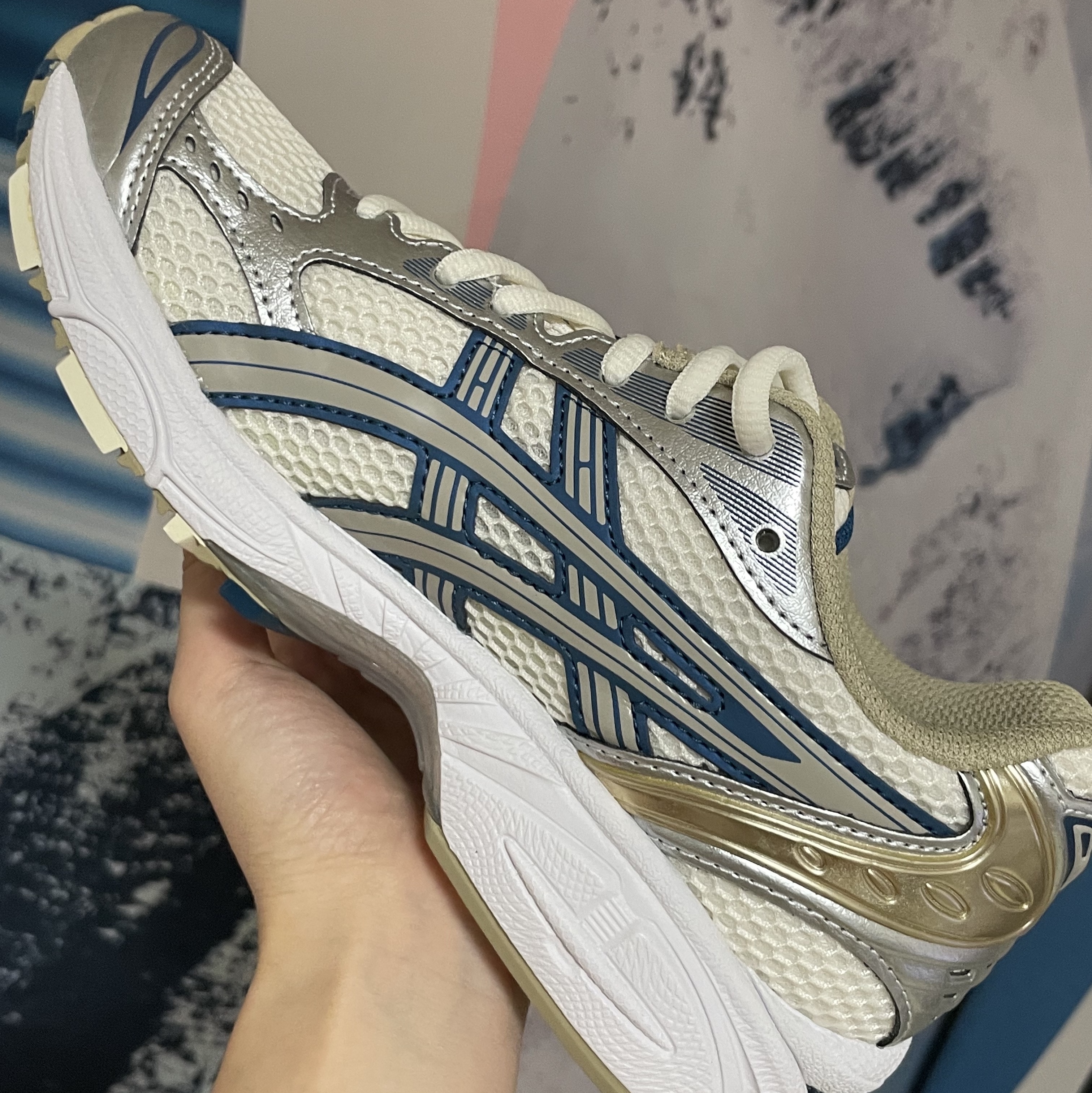 Asics Gel-Kayano 14 Cream Pure Silver 착용 스타일 - 2