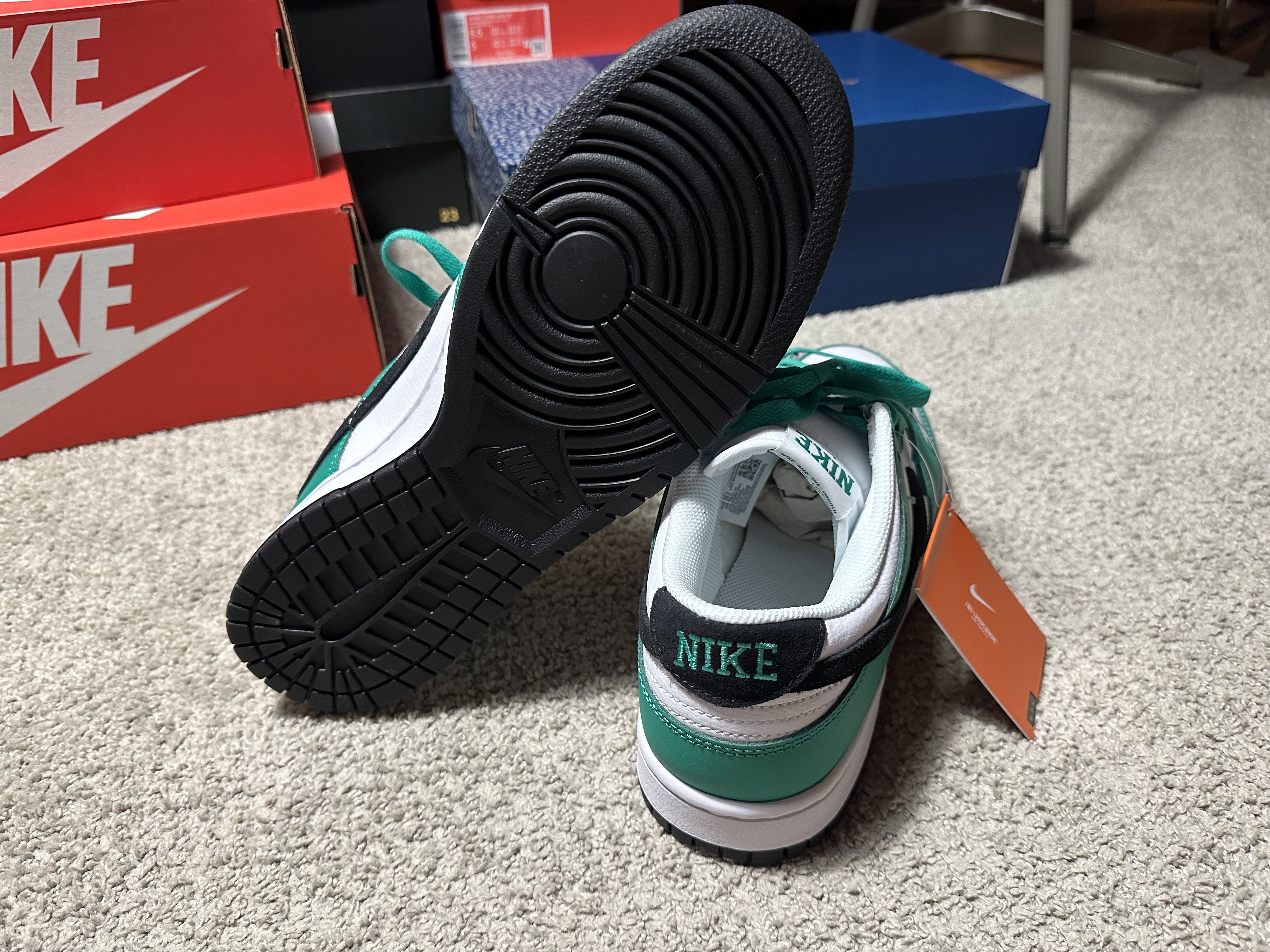 Nike Dunk Low White Green 착용 스타일 - 3