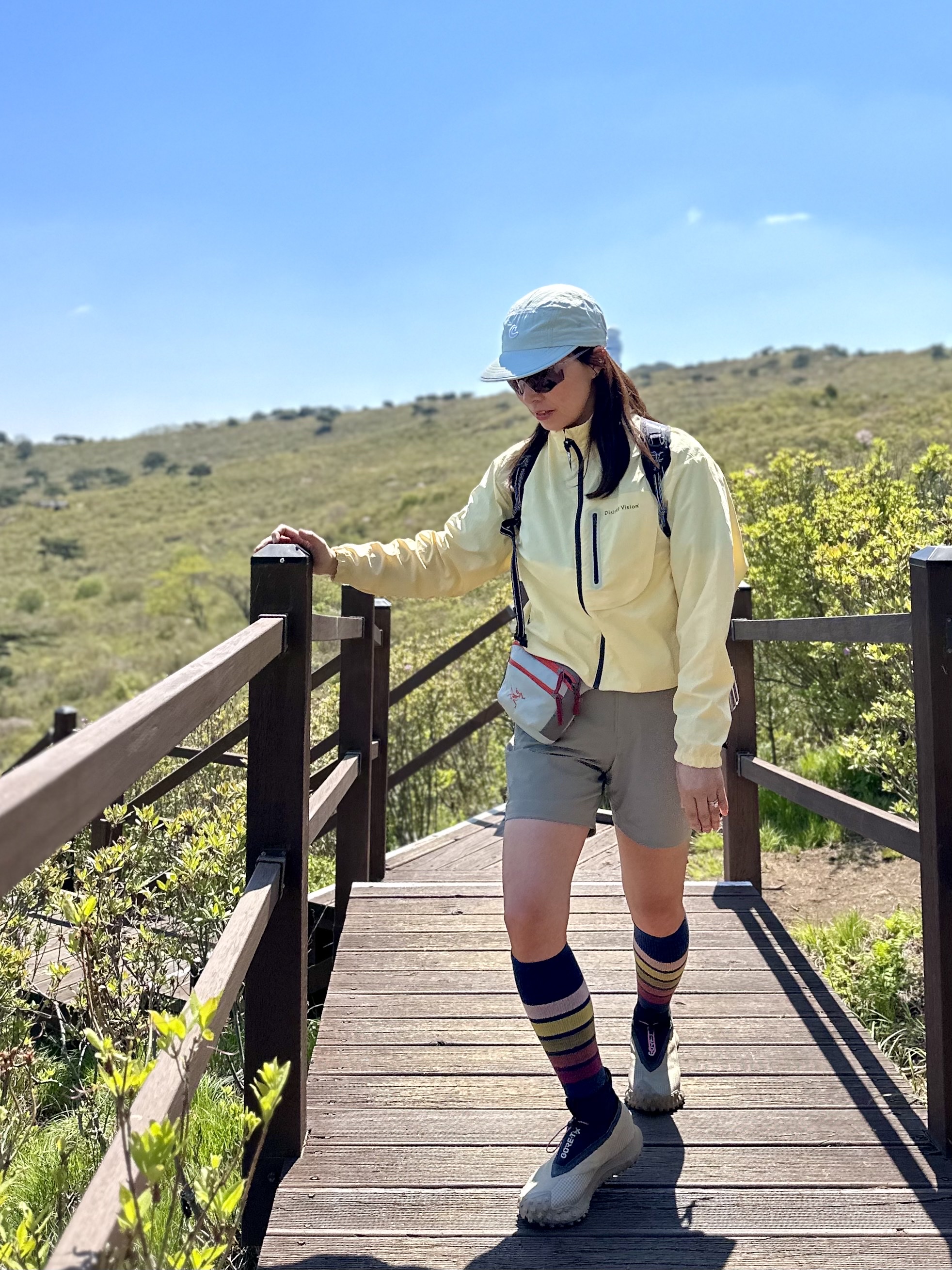 Arc'teryx Mantis 1 Waistpack Habitat Forage, Nike ACG Mountain Fly Gore-Tex Khaki 착용 스타일 - 2