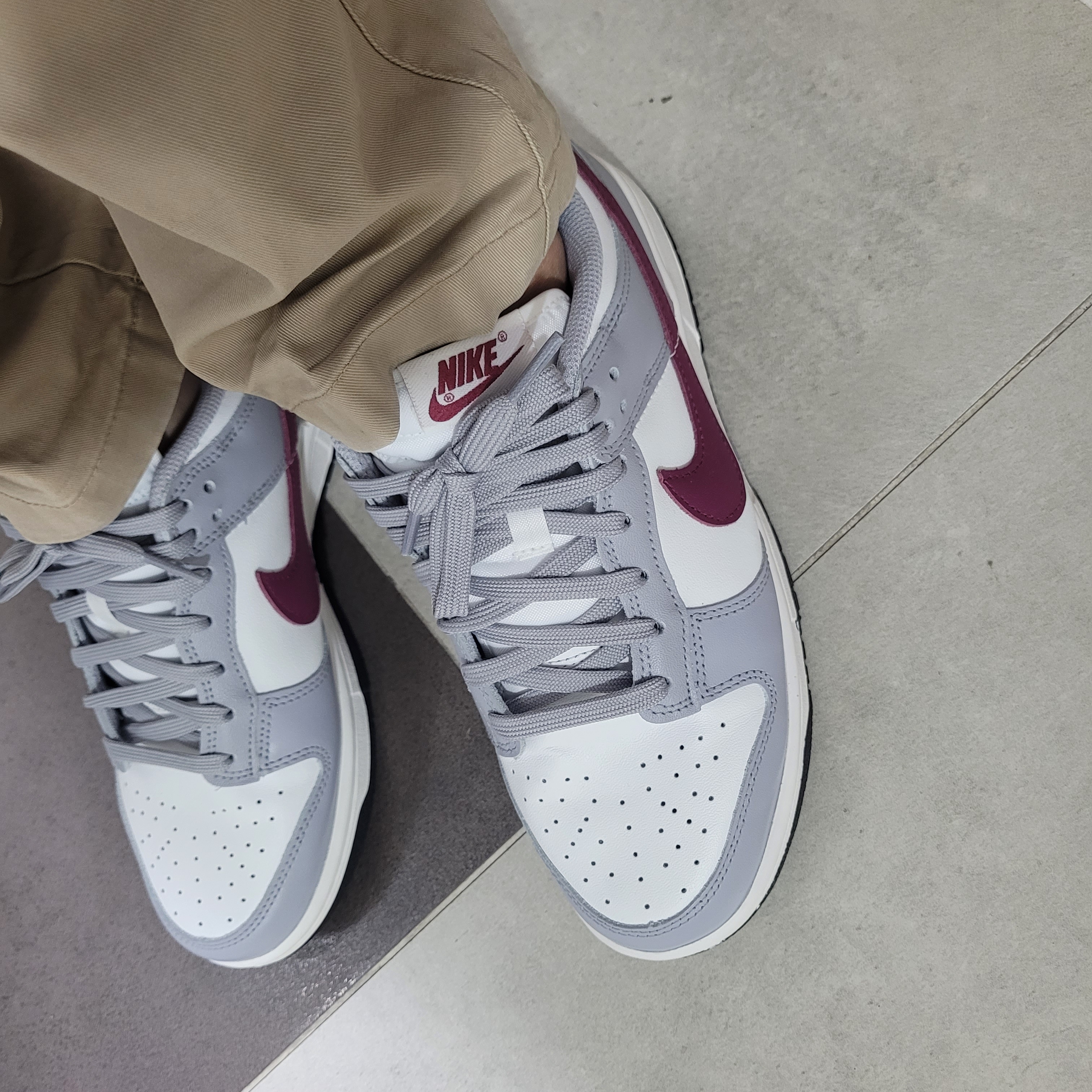 (W) Nike Dunk Low Wolf Grey Rosewood 착용 스타일