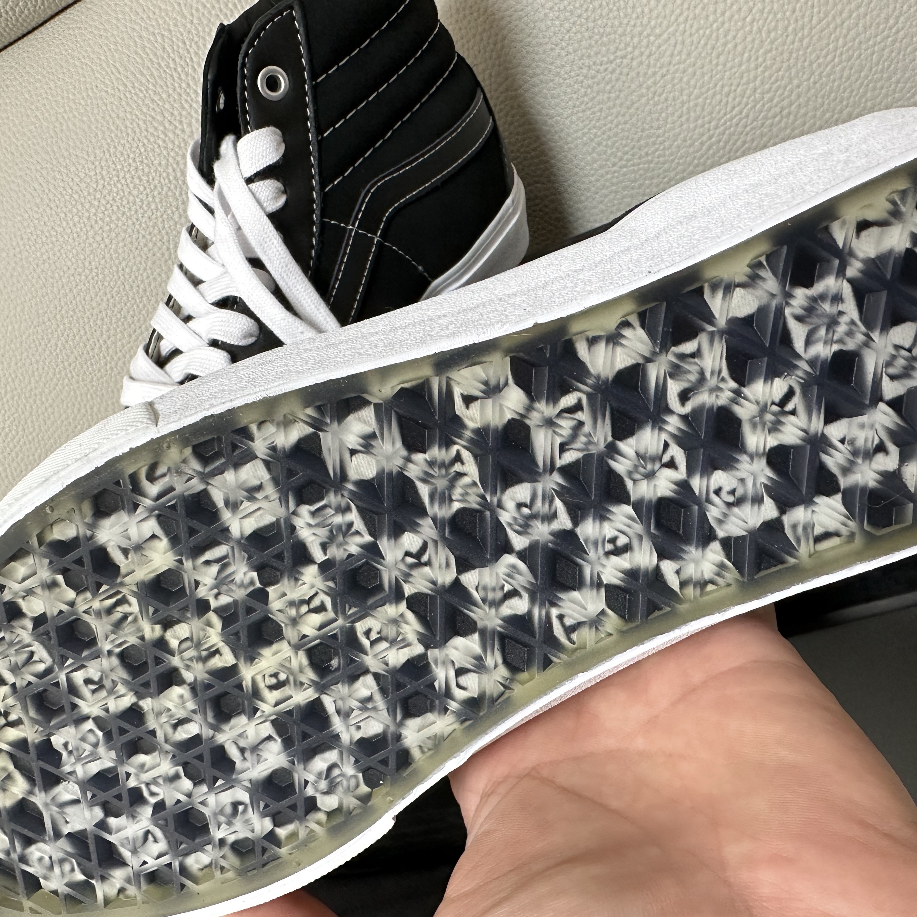 Vans Vault x Mastermind SK8-Hi Reissue VLT LX Black 착용 스타일 - 5
