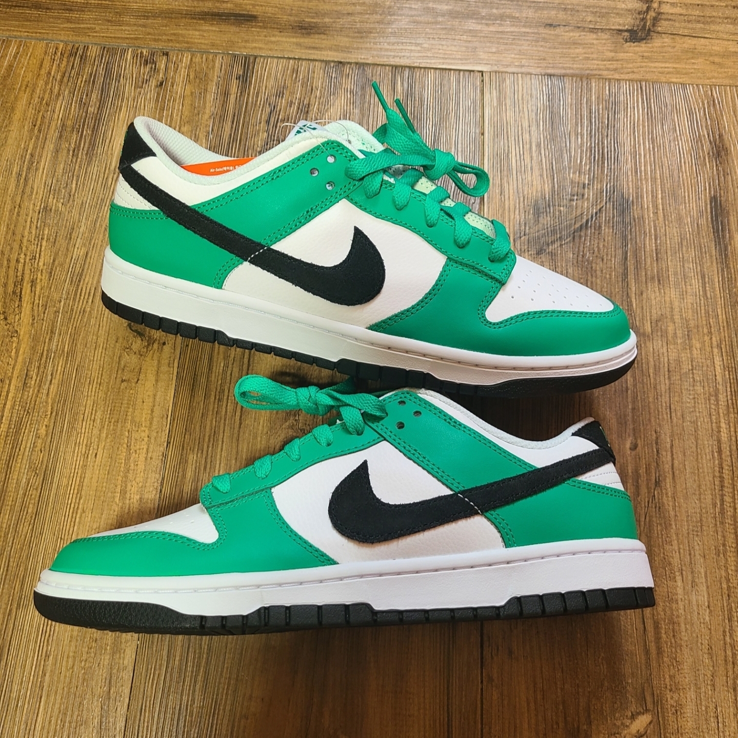 Nike Dunk Low White Green 착용 스타일 - 3