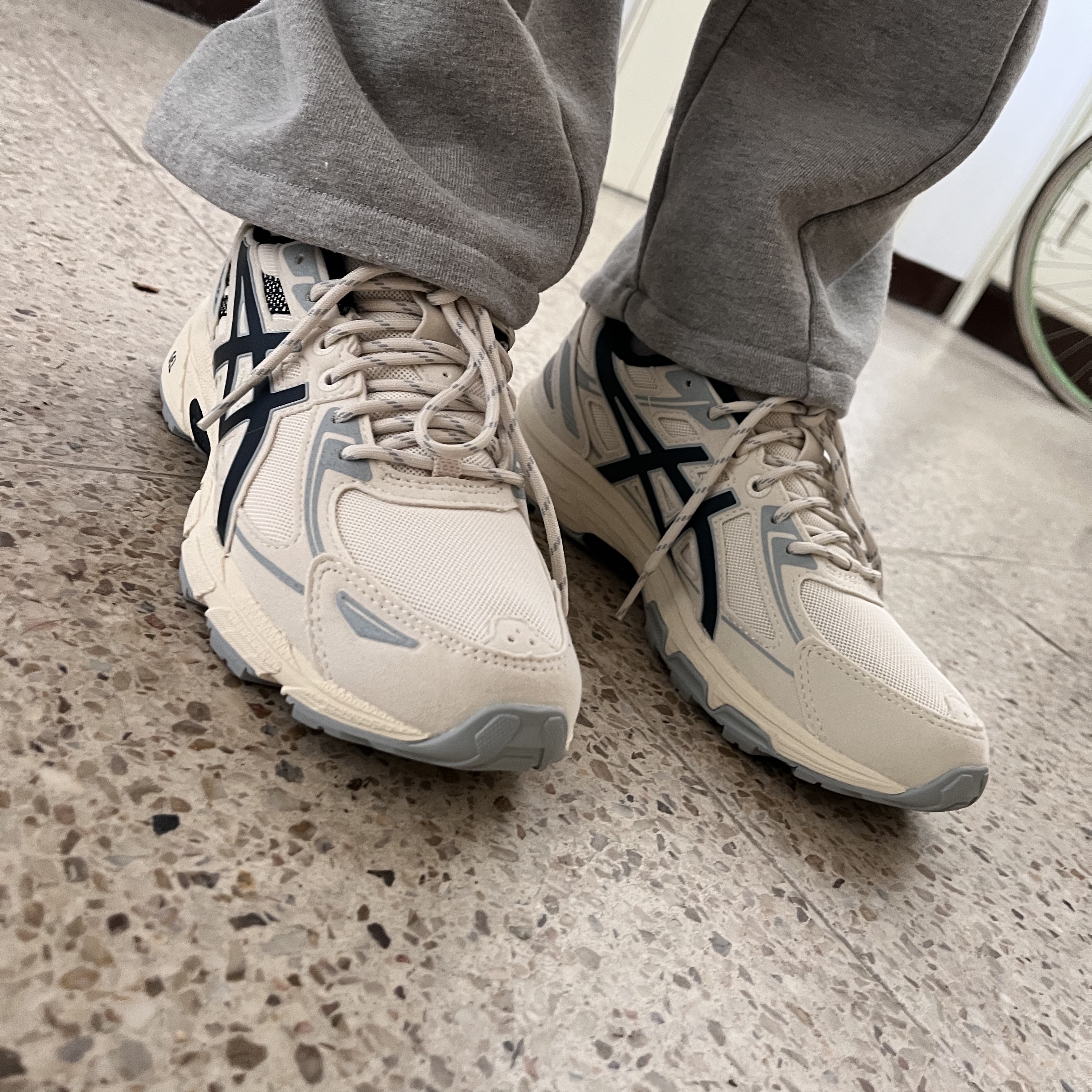 Asics Gel-Venture 6 SPS Birch French Blue 착용 스타일
