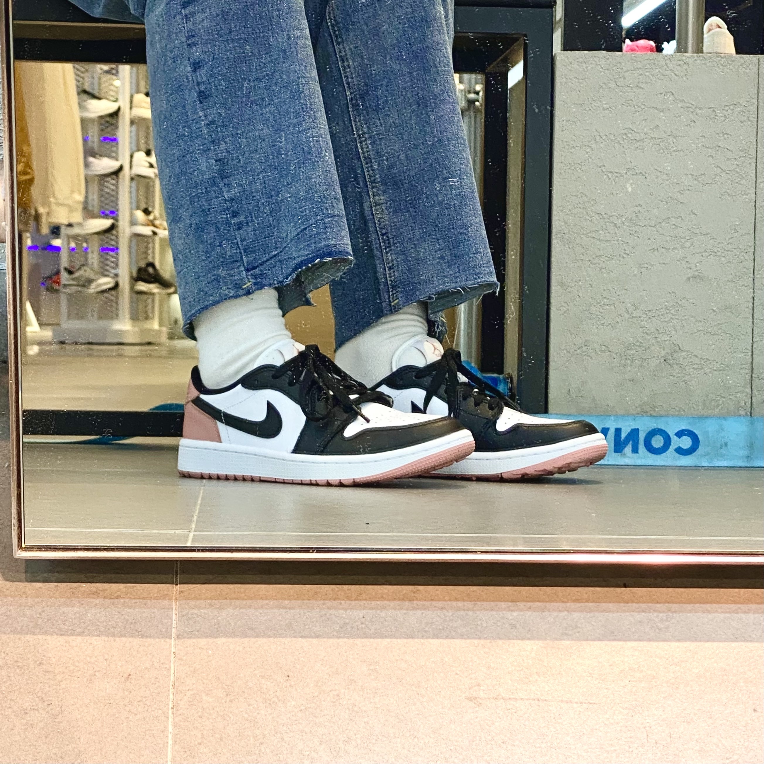 조던 1 로우 골프 러스트 핑크 착용 스타일