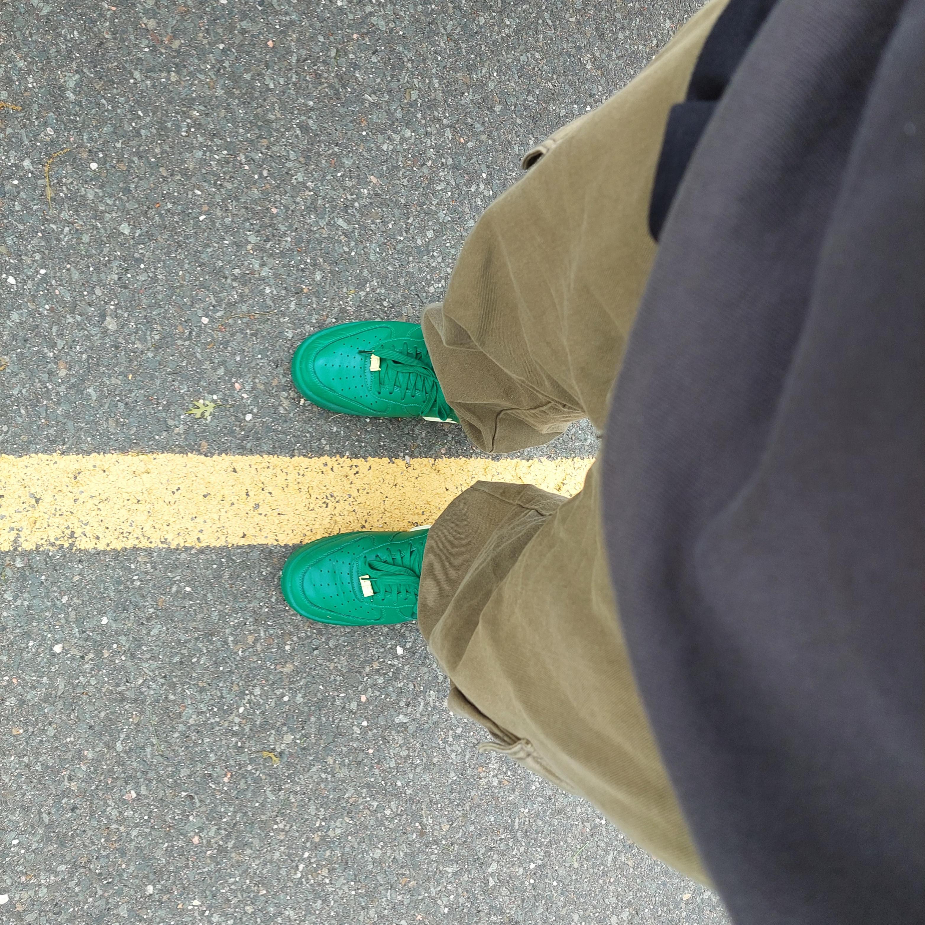 Nike x Ambush Air Force 1 Low SP Pine Green and Citron 착용 스타일 - 1