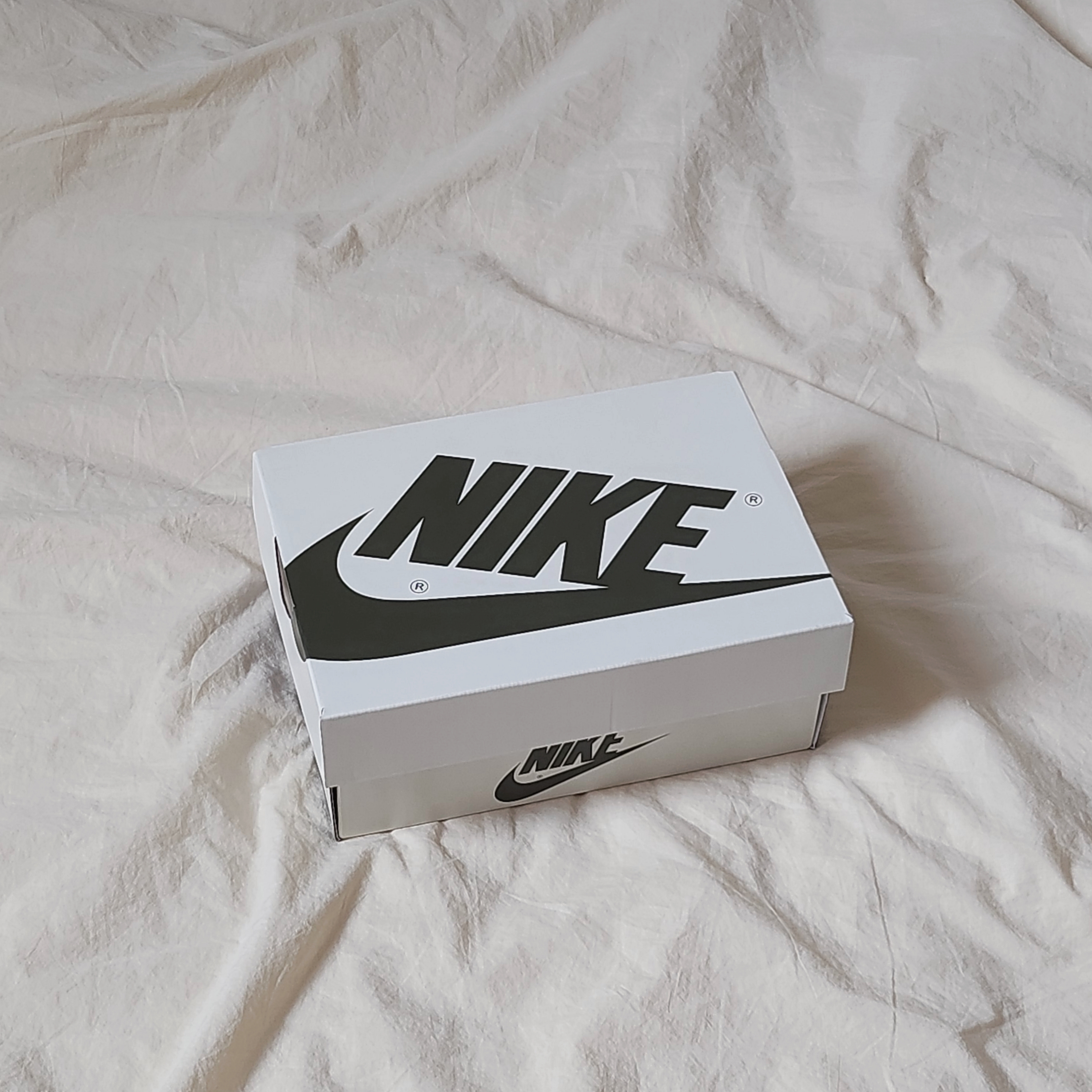 (W) Jordan 1 x Travis Scott Retro Low OG SP Medium Olive, (TD) Jordan 1 x Travis Scott Retro Low OG SP Medium Olive 착용 스타일 - 3