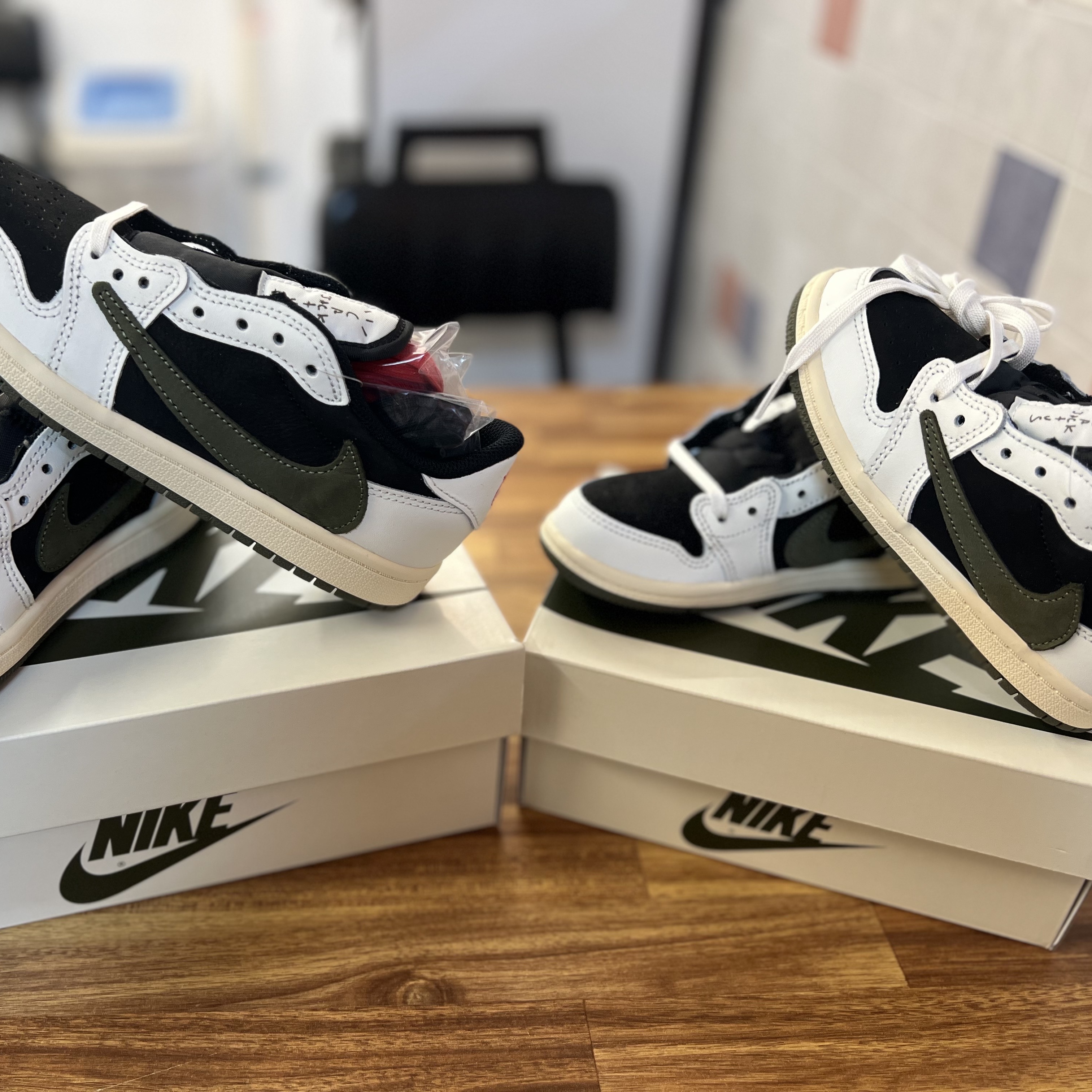 (PS) Jordan 1 x Travis Scott Retro Low OG SP Medium Olive, (TD) Jordan 1 x Travis Scott Retro Low OG SP Medium Olive 착용 스타일 - 3