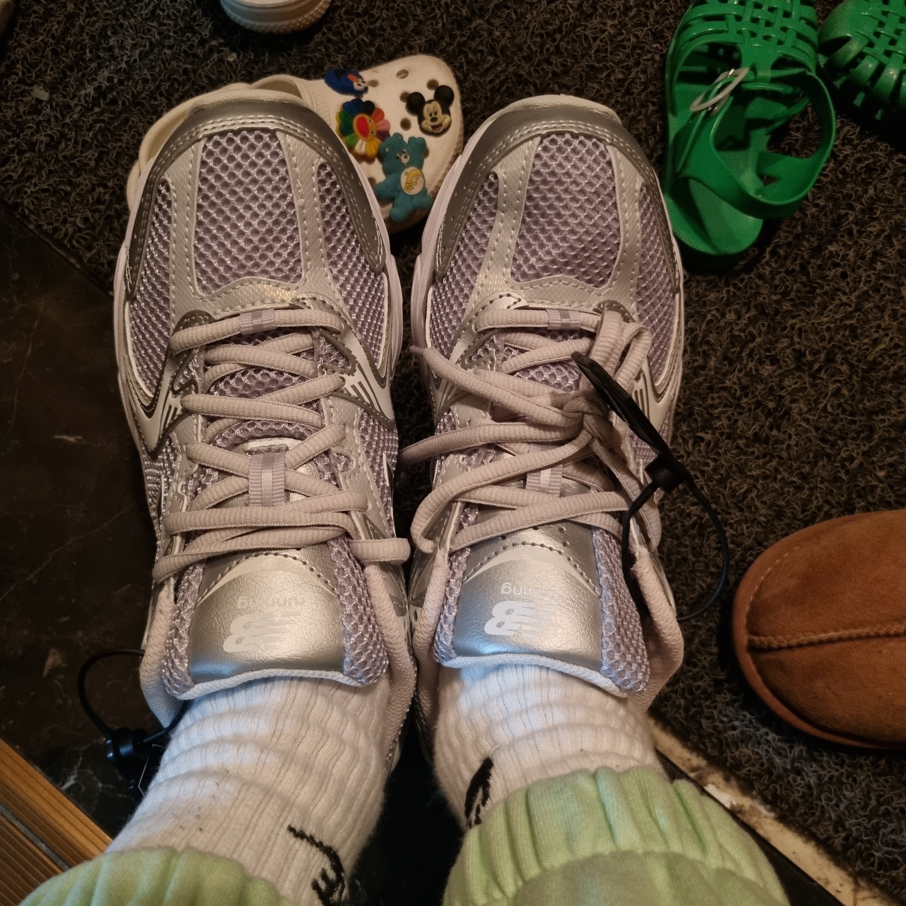 New Balance 530 Silver Grey 착용 스타일