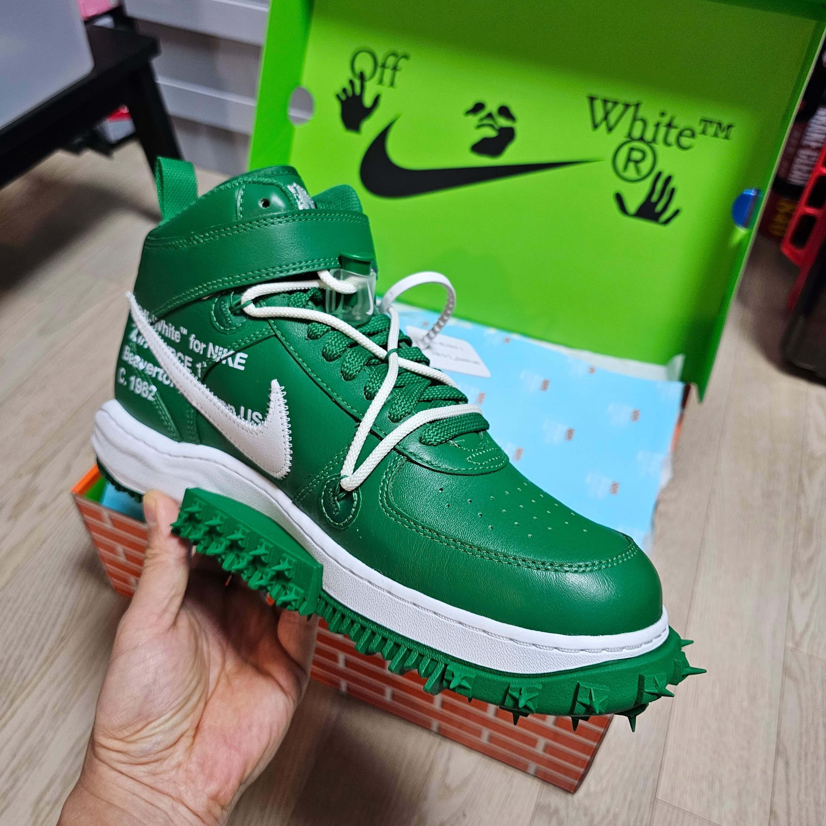 Nike x Off-White Air Force 1 Mid SP Leather Pine Green 착용 스타일 - 1