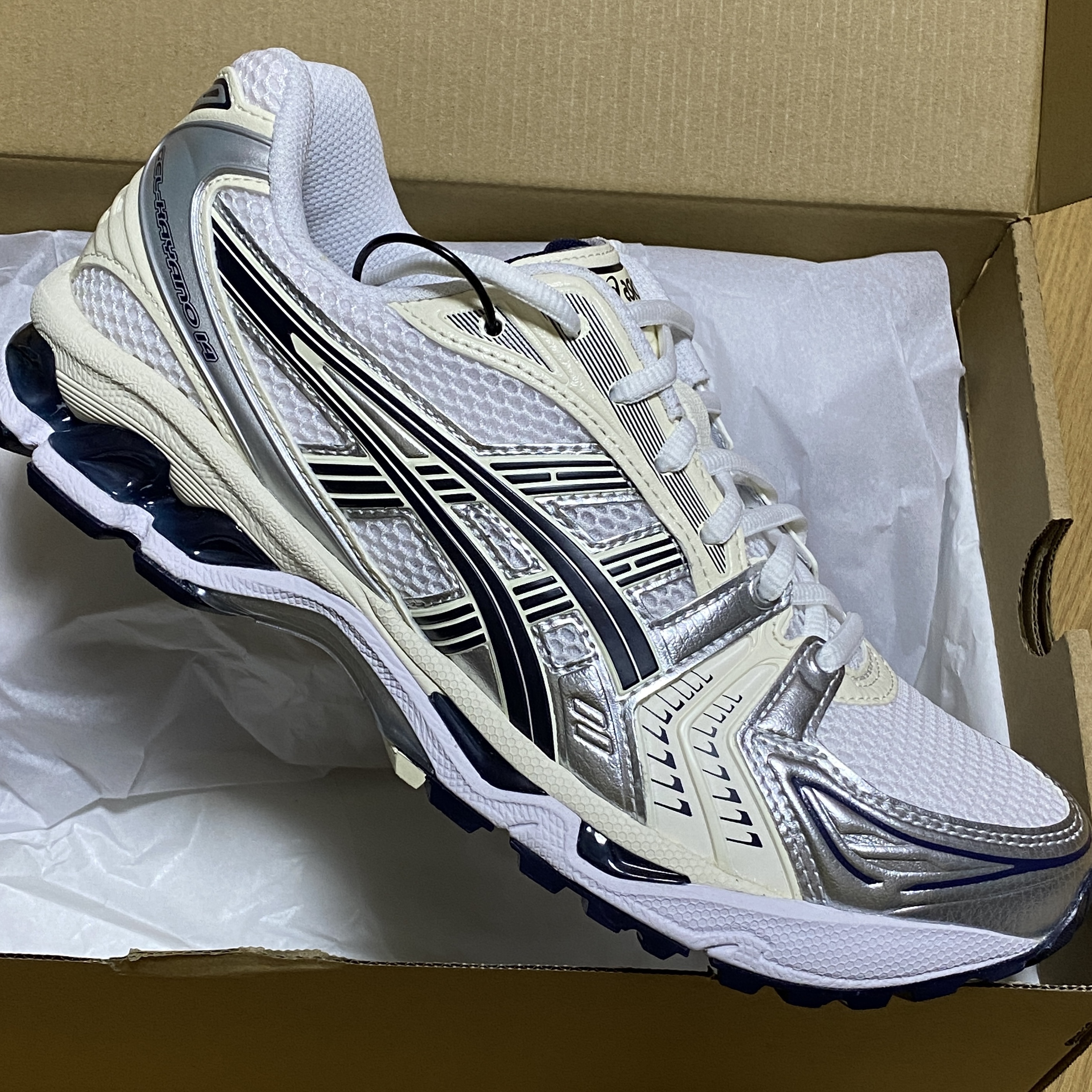 (W) Asics Gel-Kayano 14 White Midnight 착용 스타일