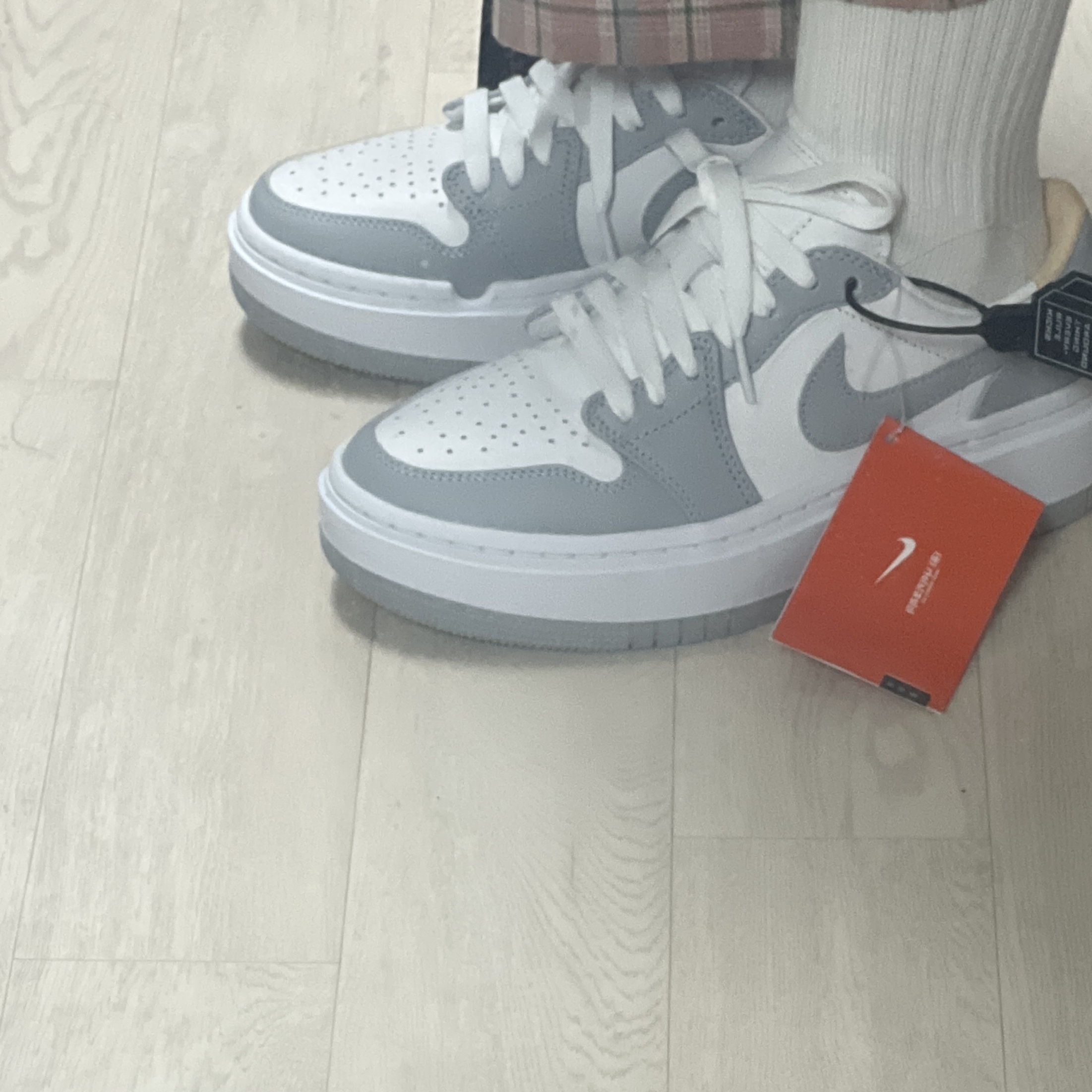 (W) Jordan 1 Elevate Low White and Wolf Grey 착용 스타일
