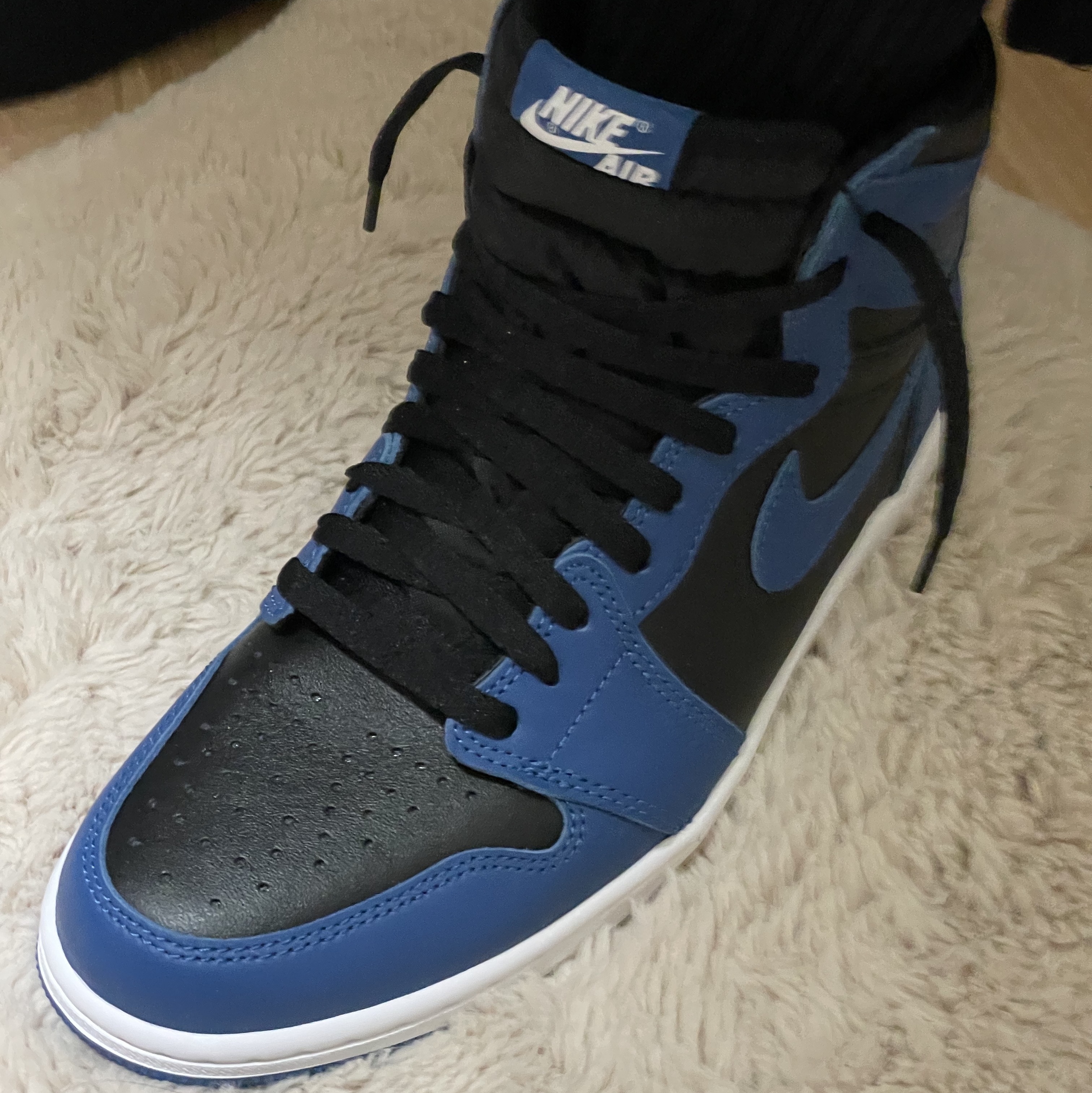 Jordan 1 Retro High OG Dark Marina Blue 착용 스타일 - 2