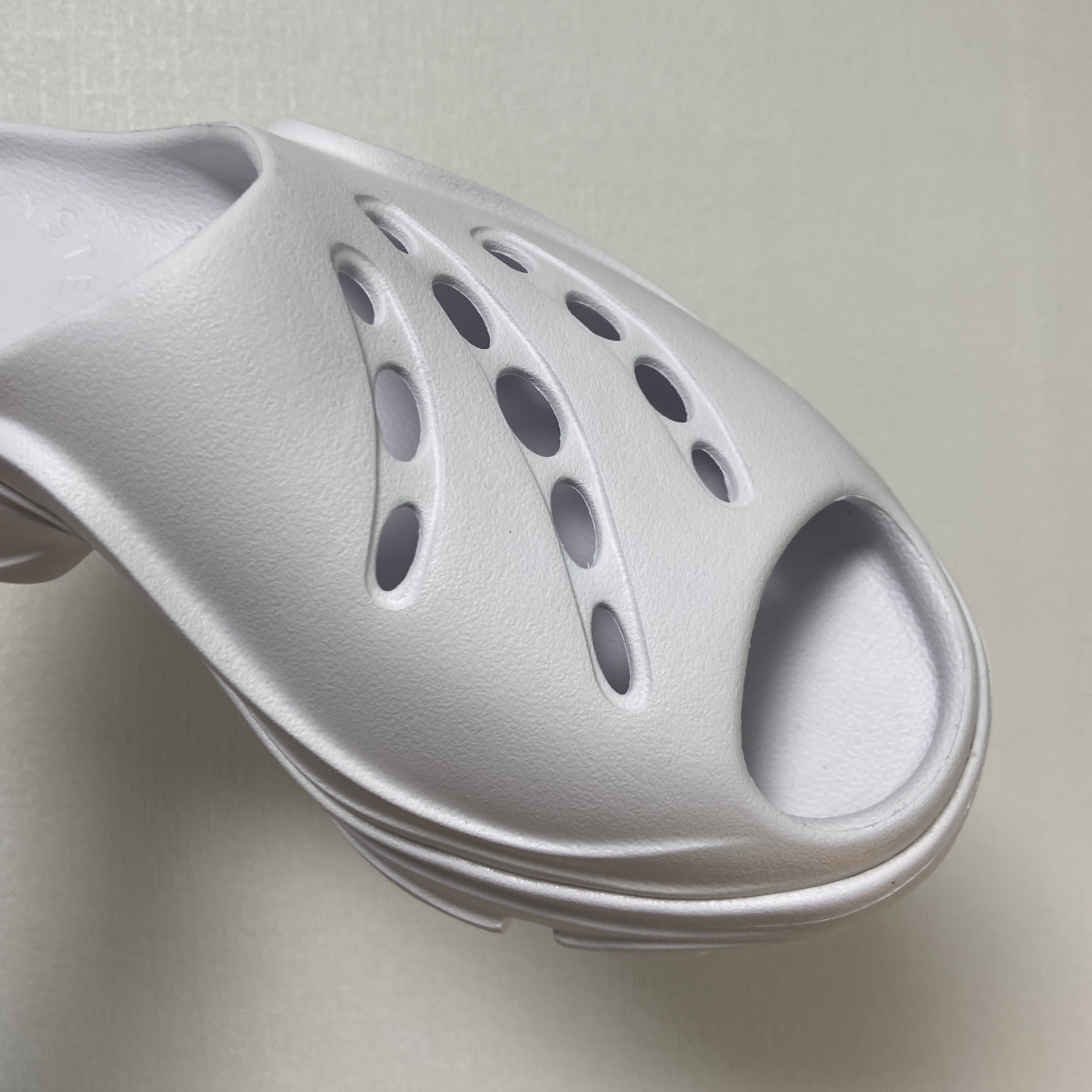 (W) Adidas x Stella McCartney Clogs Cloud White 착용 스타일 - 2
