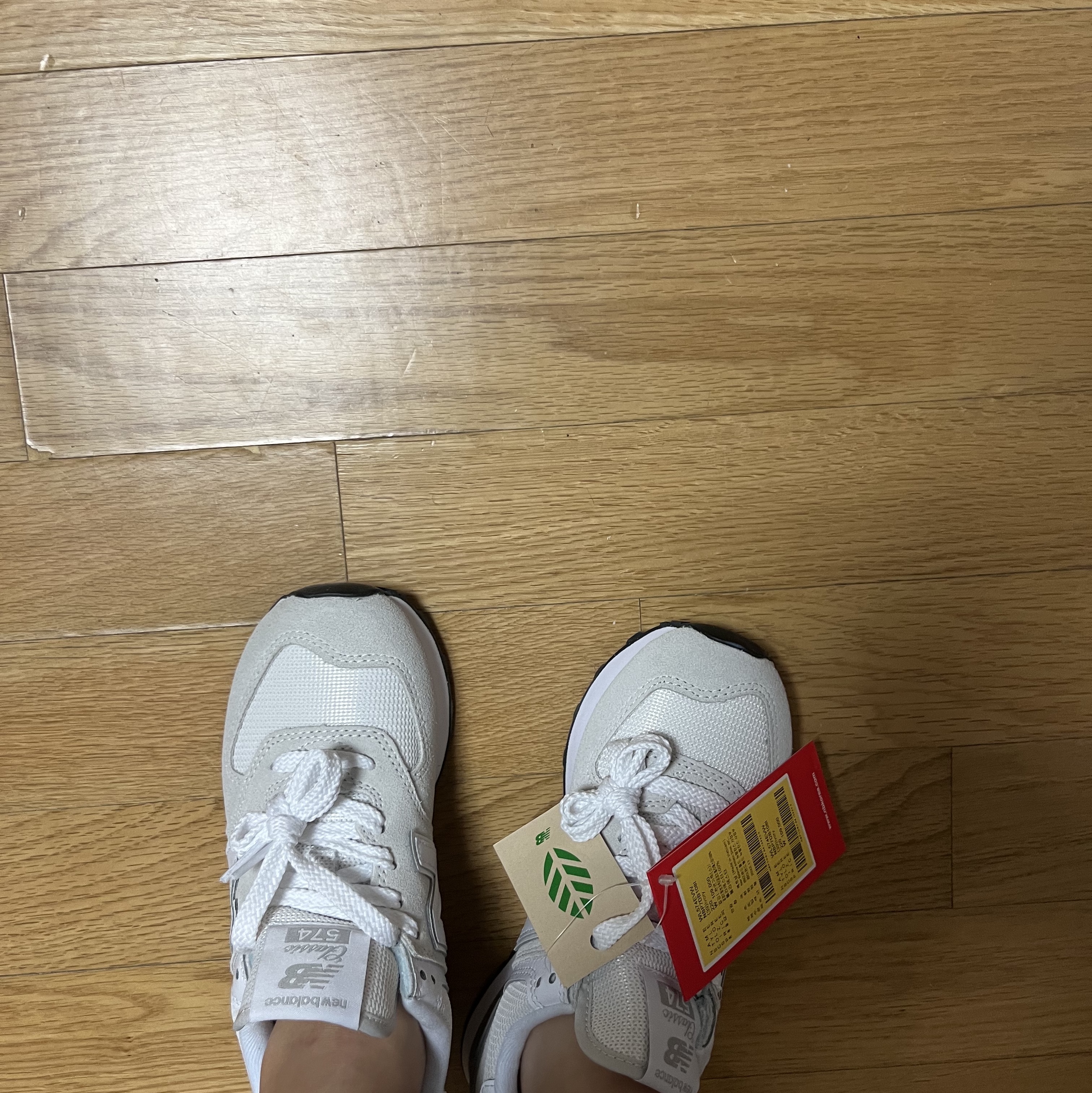 (W) New Balance 574 Ivory - B Standard 착용 스타일 - 2