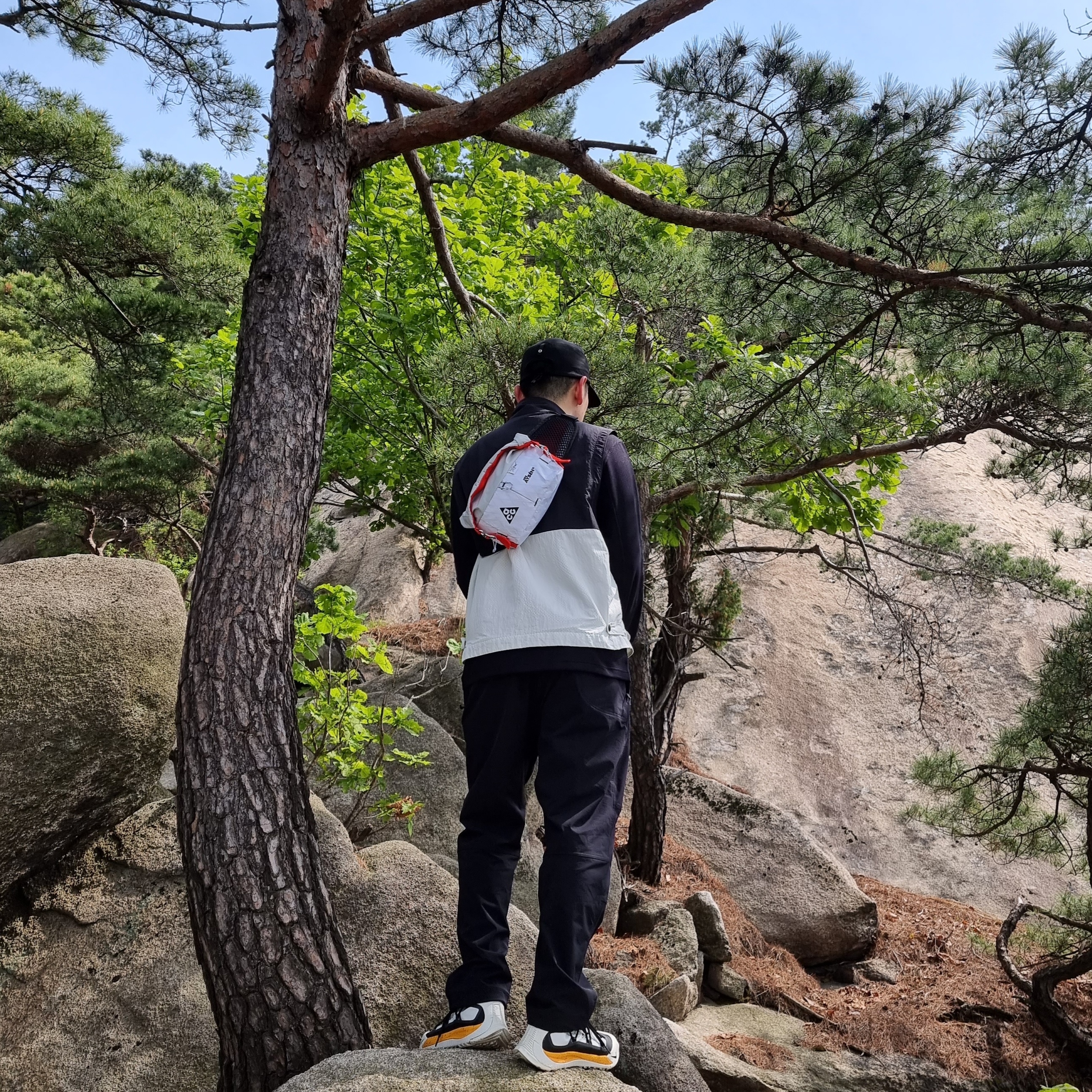 Nike ACG Aisen Penny Pack 3L White Photon Dust, Nike ACG Terra Antarktik Gore-Tex Summit White 착용 스타일 - 1