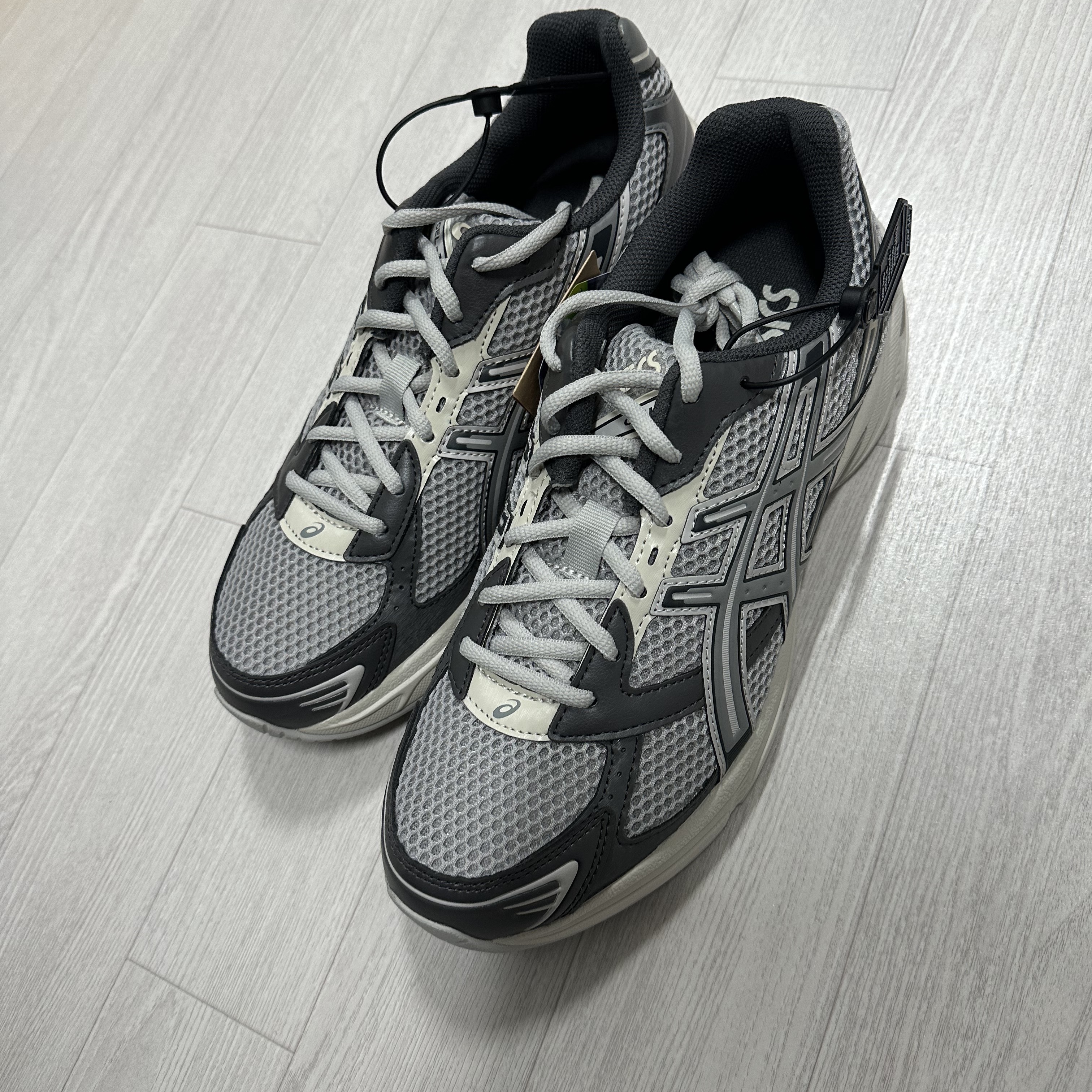 Asics Gel-1130 Oyster Grey Clay Grey 착용 스타일
