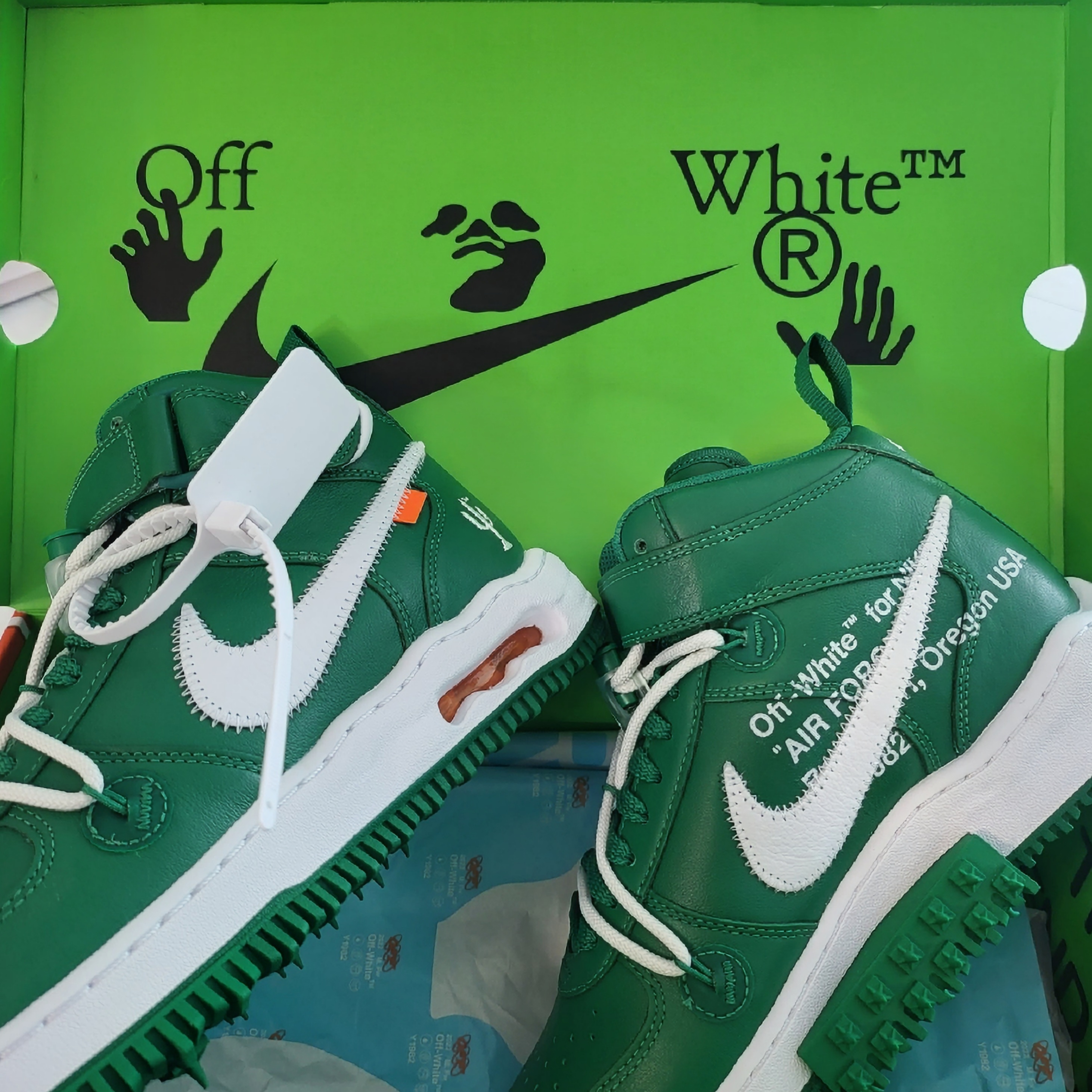 Nike x Off-White Air Force 1 Mid SP Leather Pine Green 착용 스타일