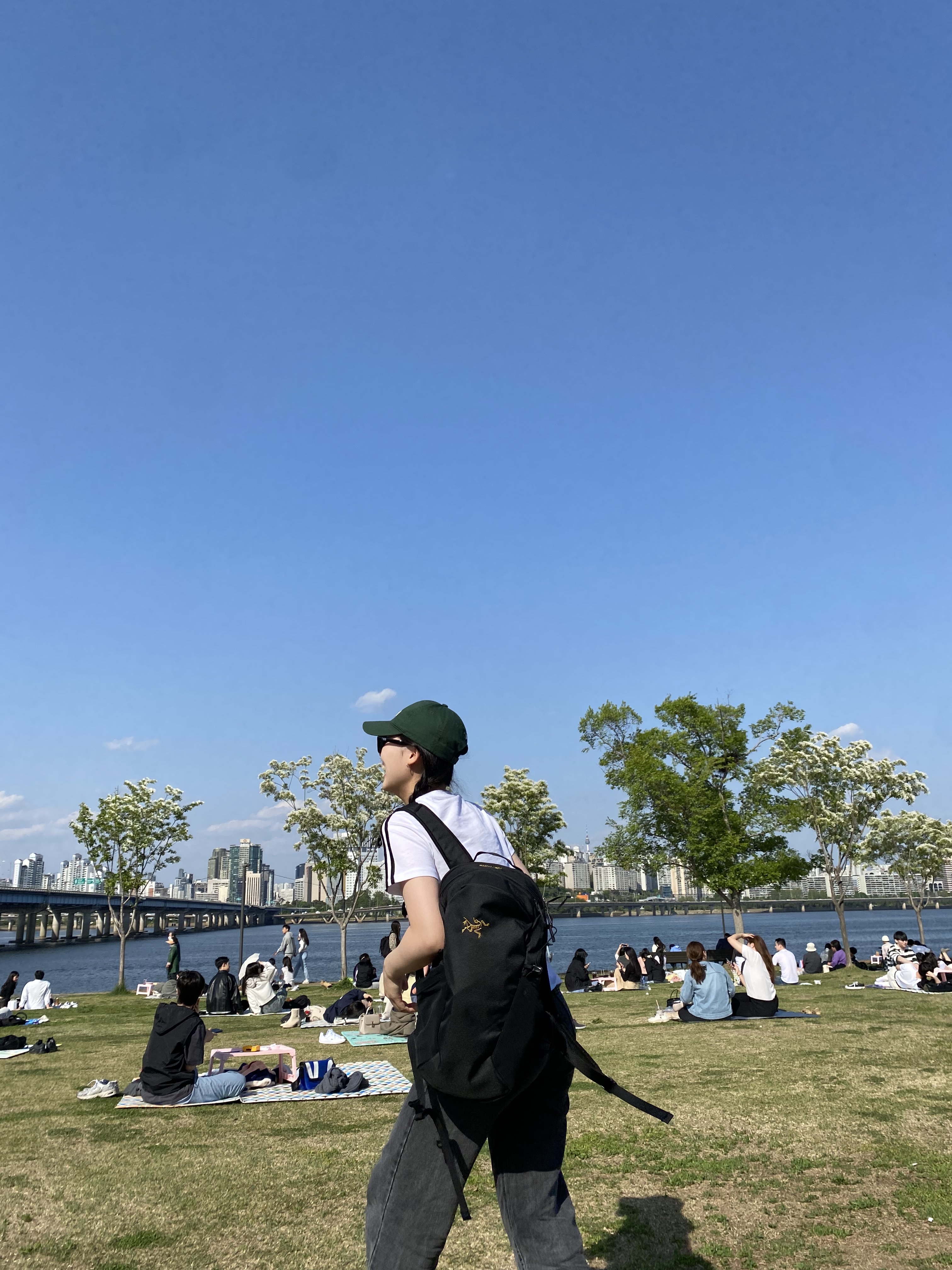 Arc'teryx Mantis 16 Backpack Black 착용 스타일