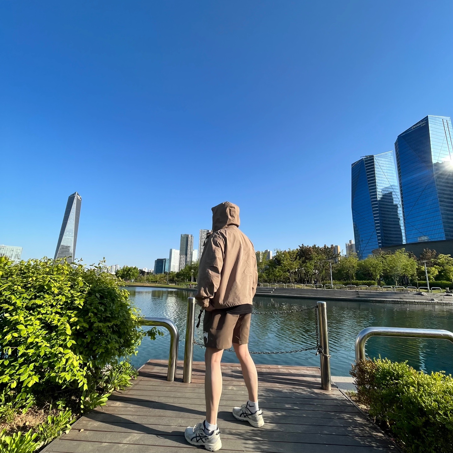Stussy Big Stock Water Shorts Brown, Asics Gel-Venture 6 SPS Birch French Blue 착용 스타일