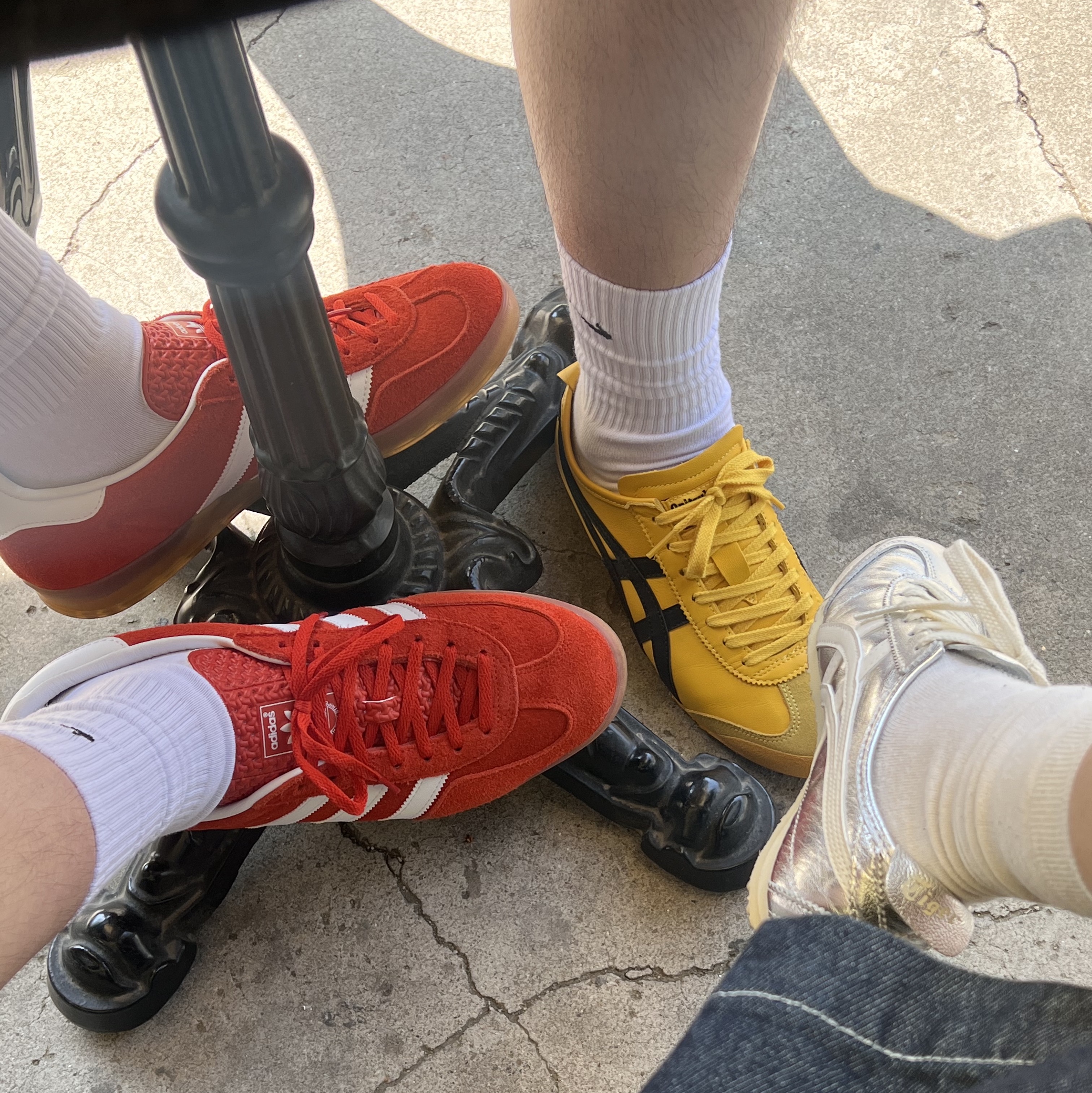 Onitsuka Tiger Mexico 66 Yellow Black, Onitsuka Tiger Mexico 66 White Silver 착용 스타일 - 1