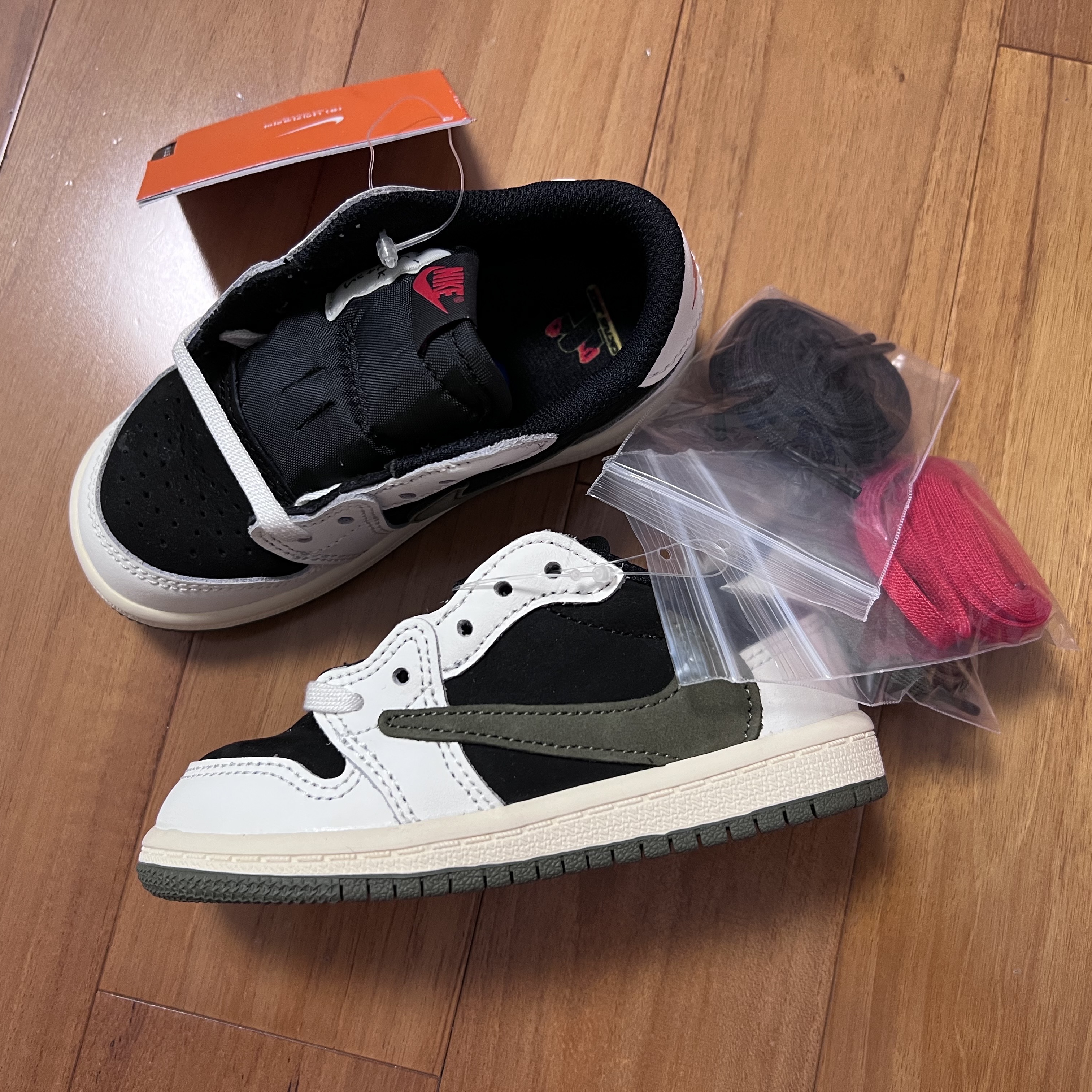 (TD) Jordan 1 x Travis Scott Retro Low OG SP Medium Olive 착용 스타일