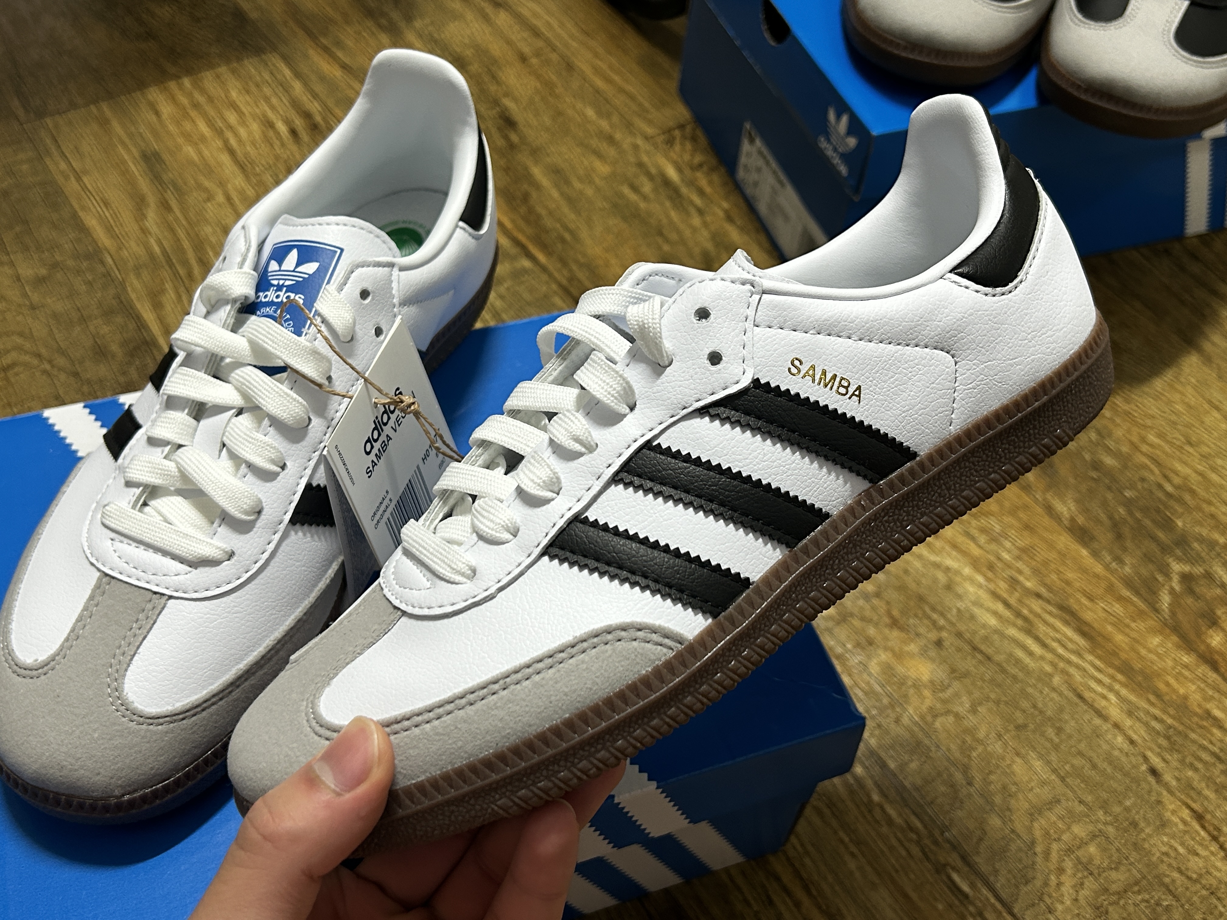 Adidas Samba Vegan White Black 착용 스타일 - 3