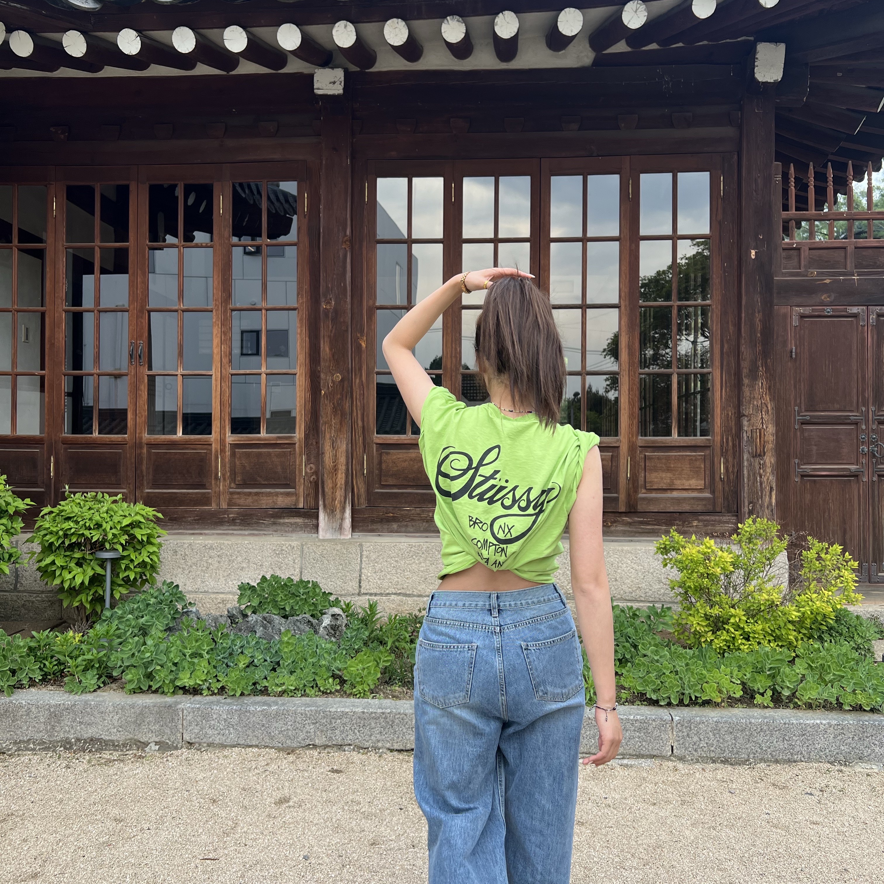 Stussy World Tour T-Shirt Tea 2023 착용 스타일 - 4