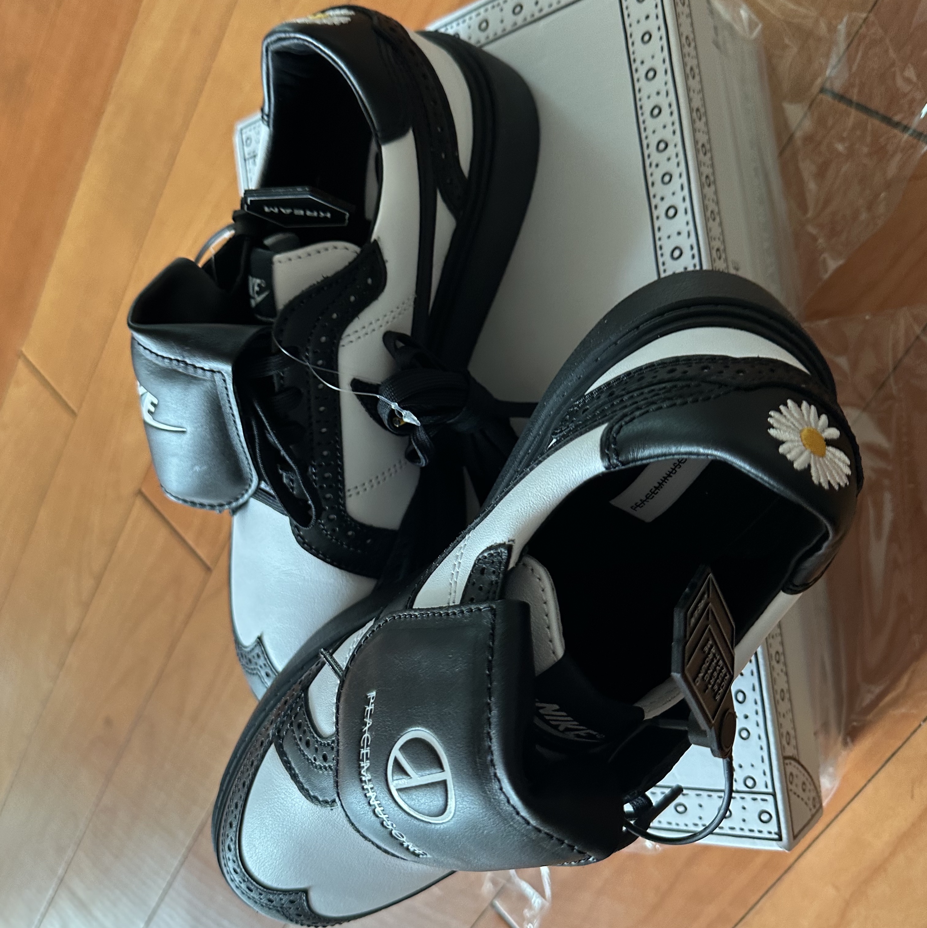 Nike x Peaceminusone Kwondo1 Black and White 착용 스타일