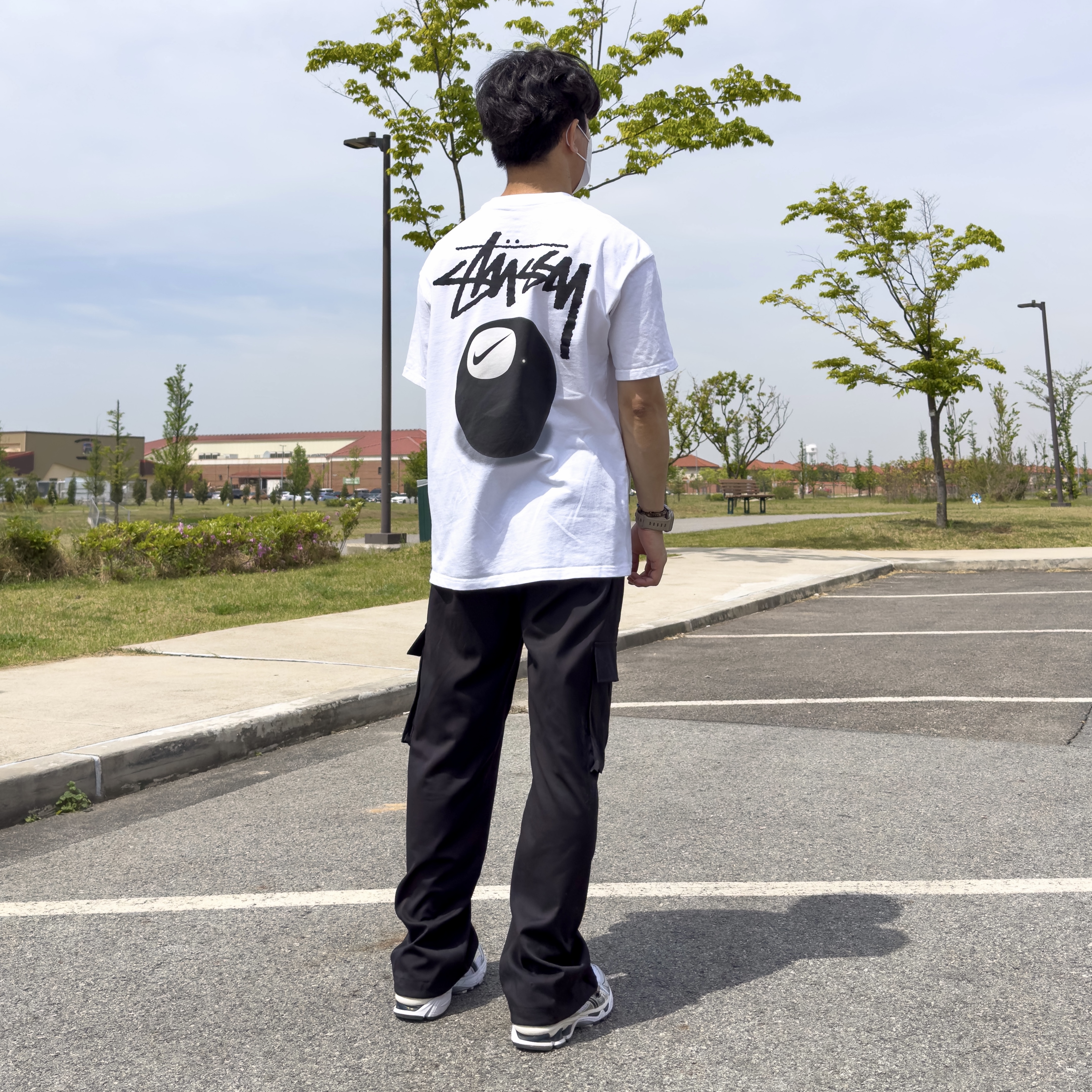 (W) Asics Gel-Kayano 14 White Midnight, Nike x Stussy NRG FL SS 8 Ball T-Shirt White (DO9322-100) 착용 스타일 - 4