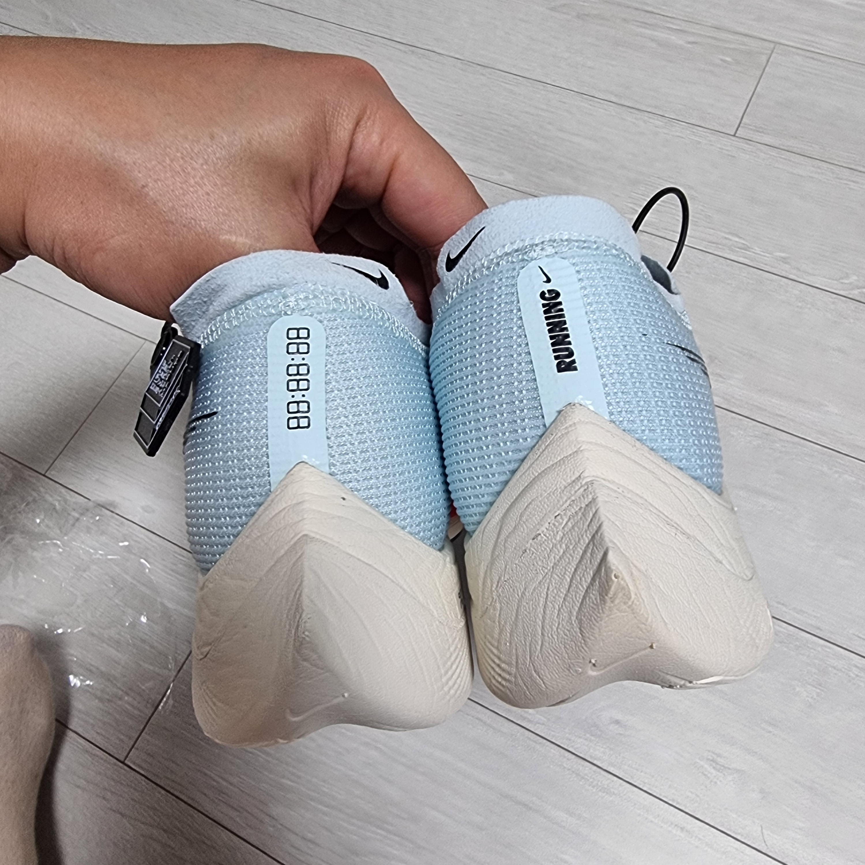 Nike ZoomX Vaporfly Next% 2 Glacier Blue 착용 스타일 - 3