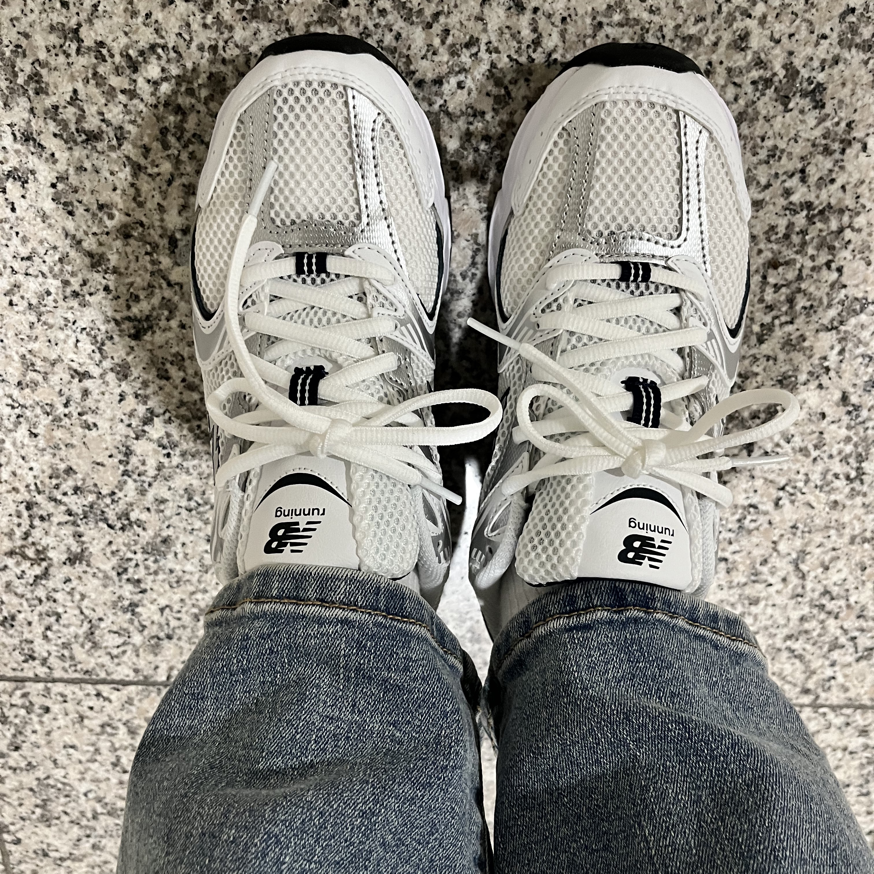 New Balance 530 White 착용 스타일
