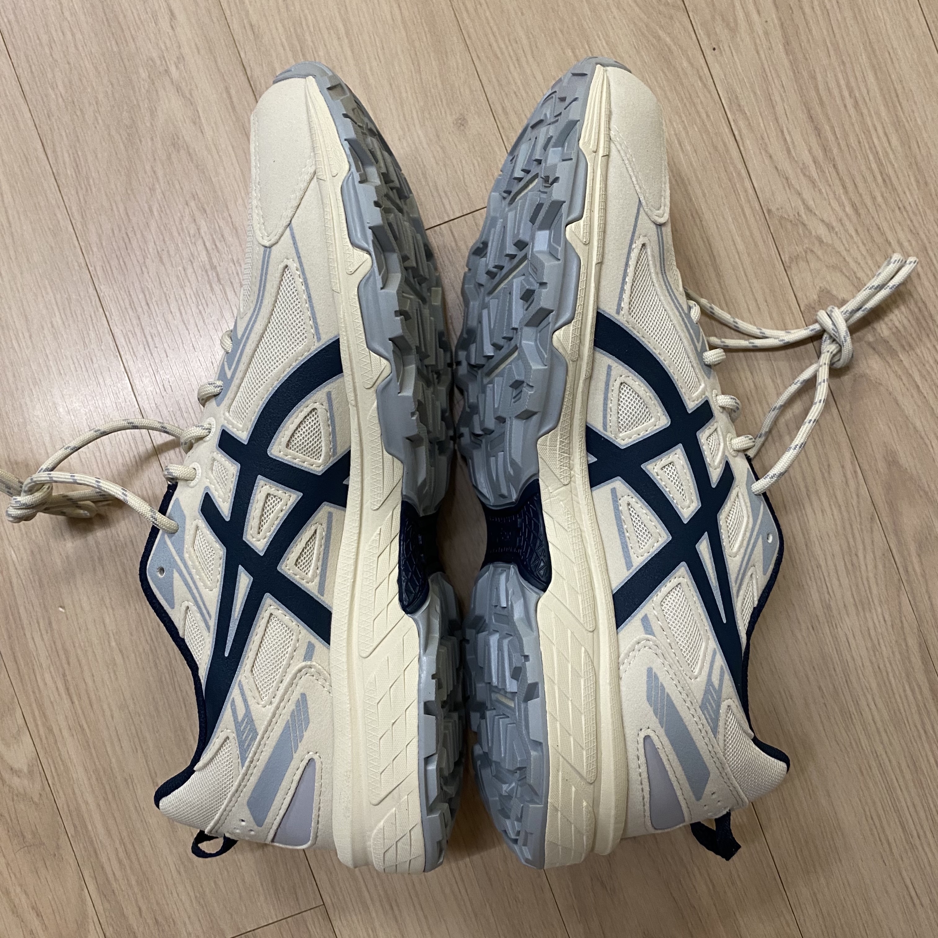 Asics Gel-Venture 6 SPS Birch French Blue 착용 스타일