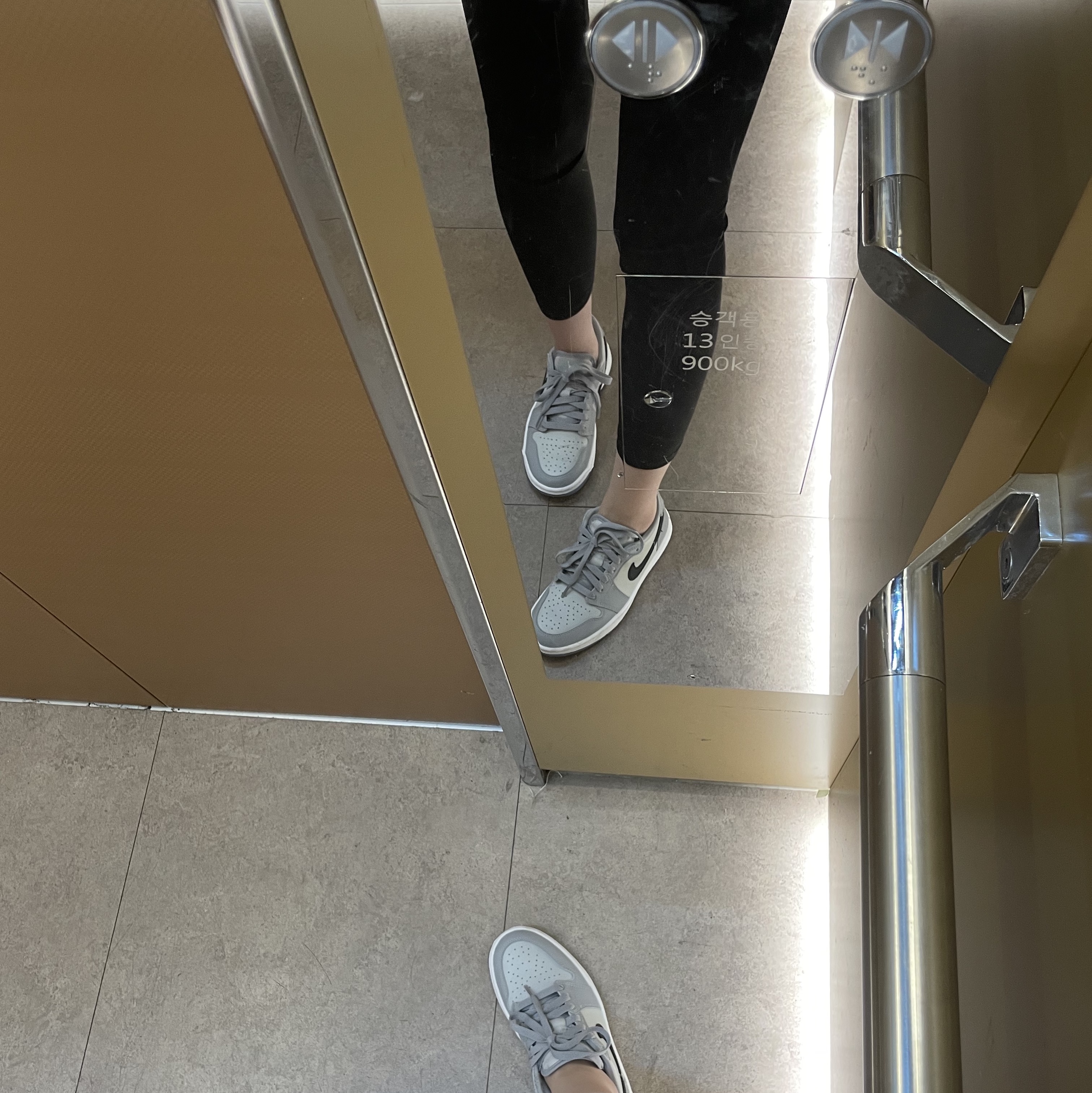 Jordan 1 Low Golf Wolf Grey 착용 스타일