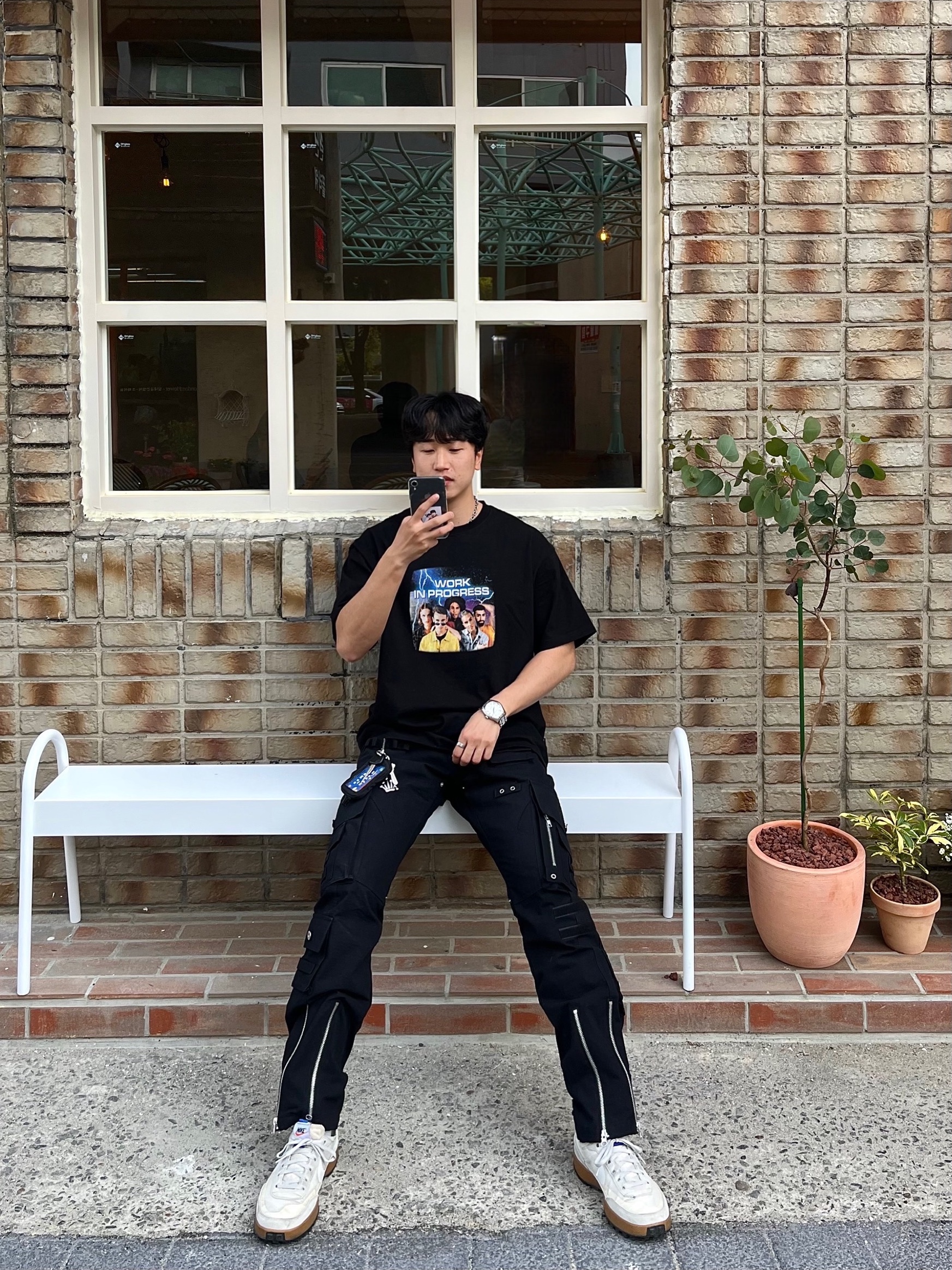 나이키 x 톰 삭스 제너럴 퍼포즈 슈 라이트 크림, 휴먼 메이드 밀리터리 카드 케이스 블랙 착용 스타일 - 4
