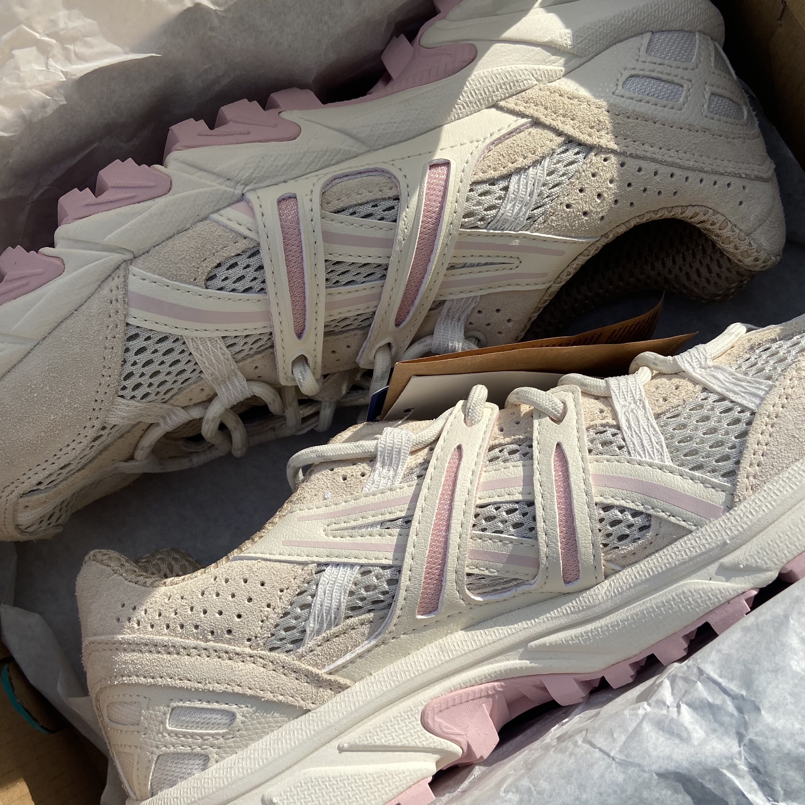 (W) Asics Gel-Sonoma 15-50 Smoke Grey Cream 착용 스타일