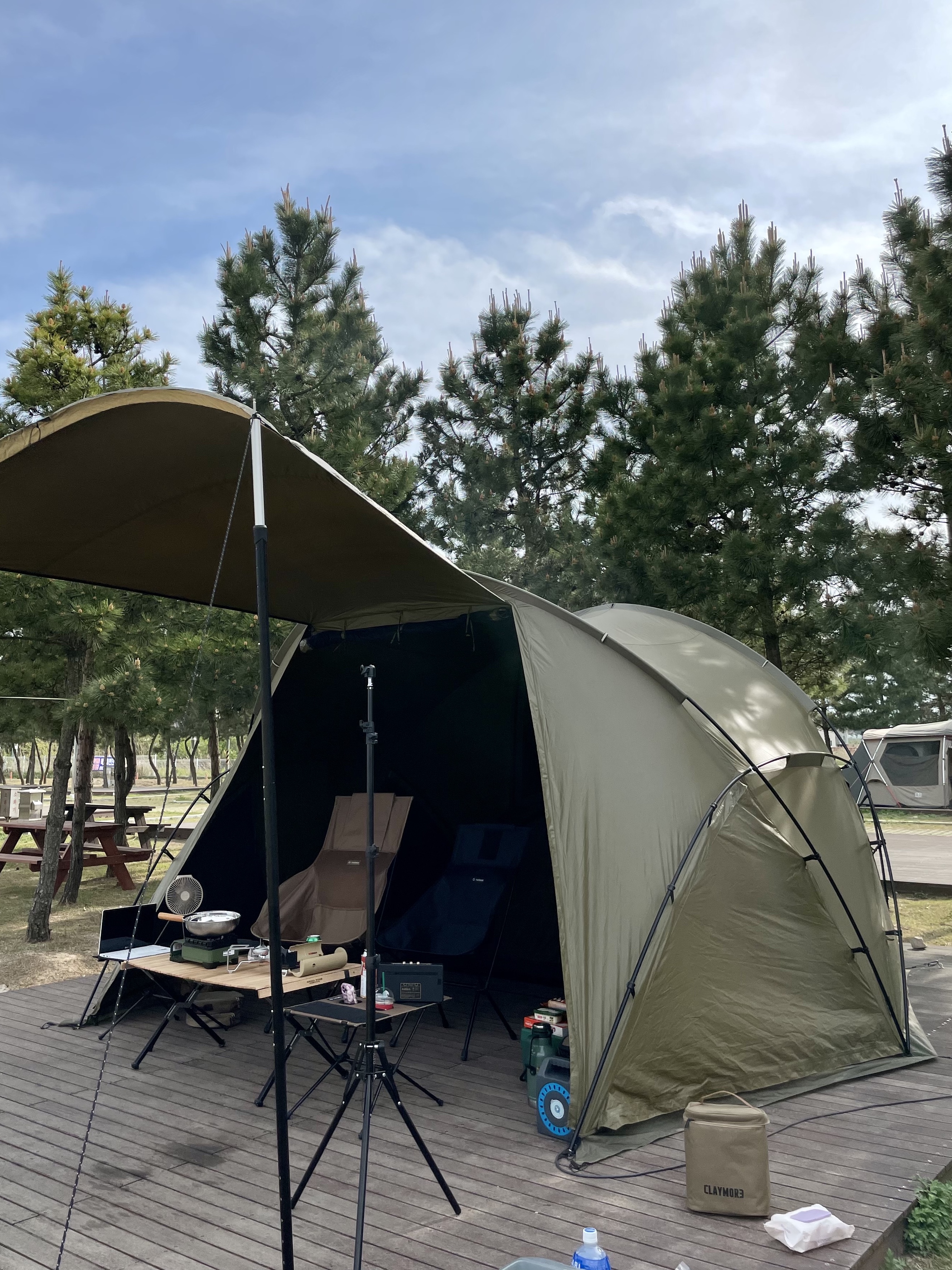 Helinox Tactical V-Tarp 4.0 R1 Coyote Tan 착용 스타일 - 1