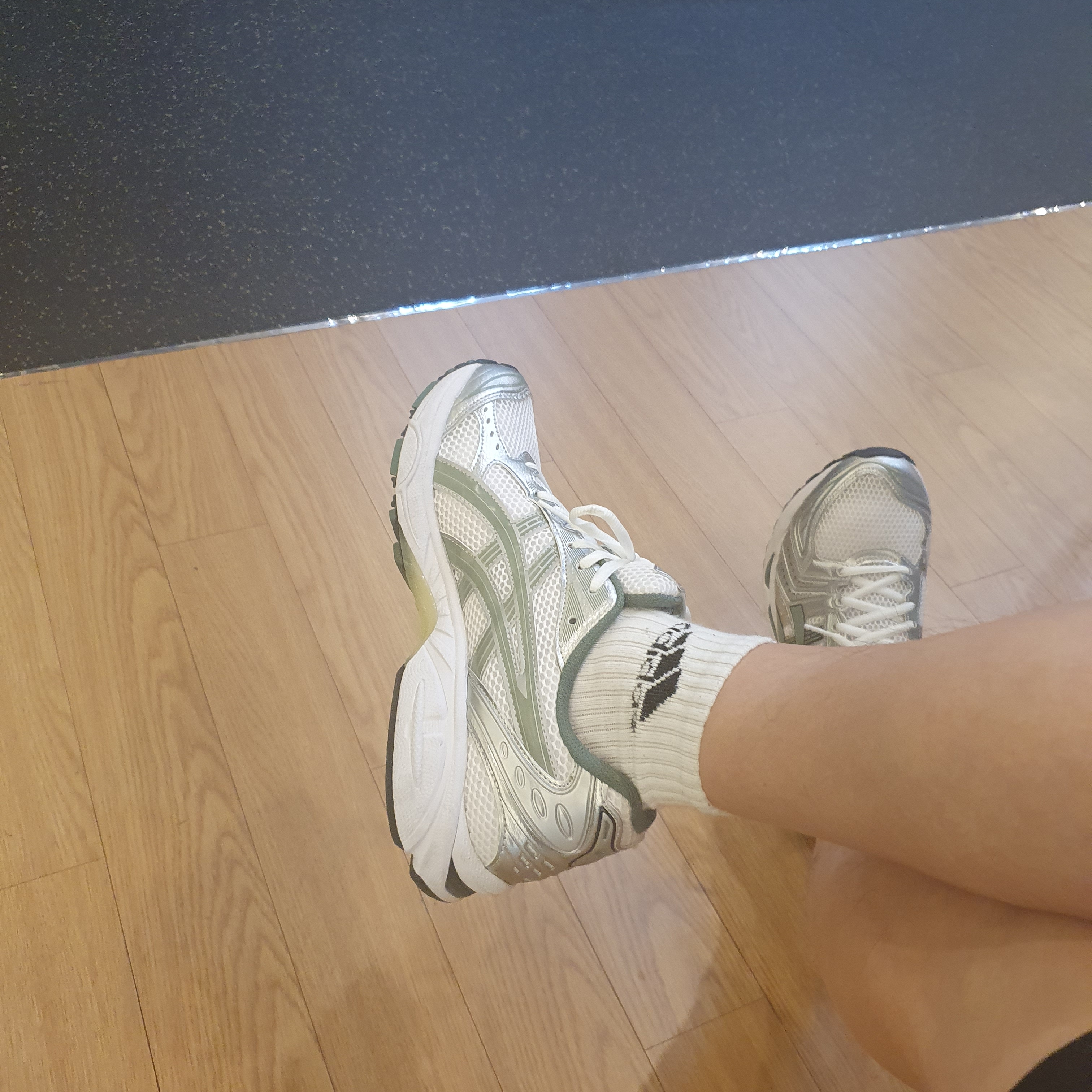 Asics Gel-Kayano 14 White Slate Grey 착용 스타일