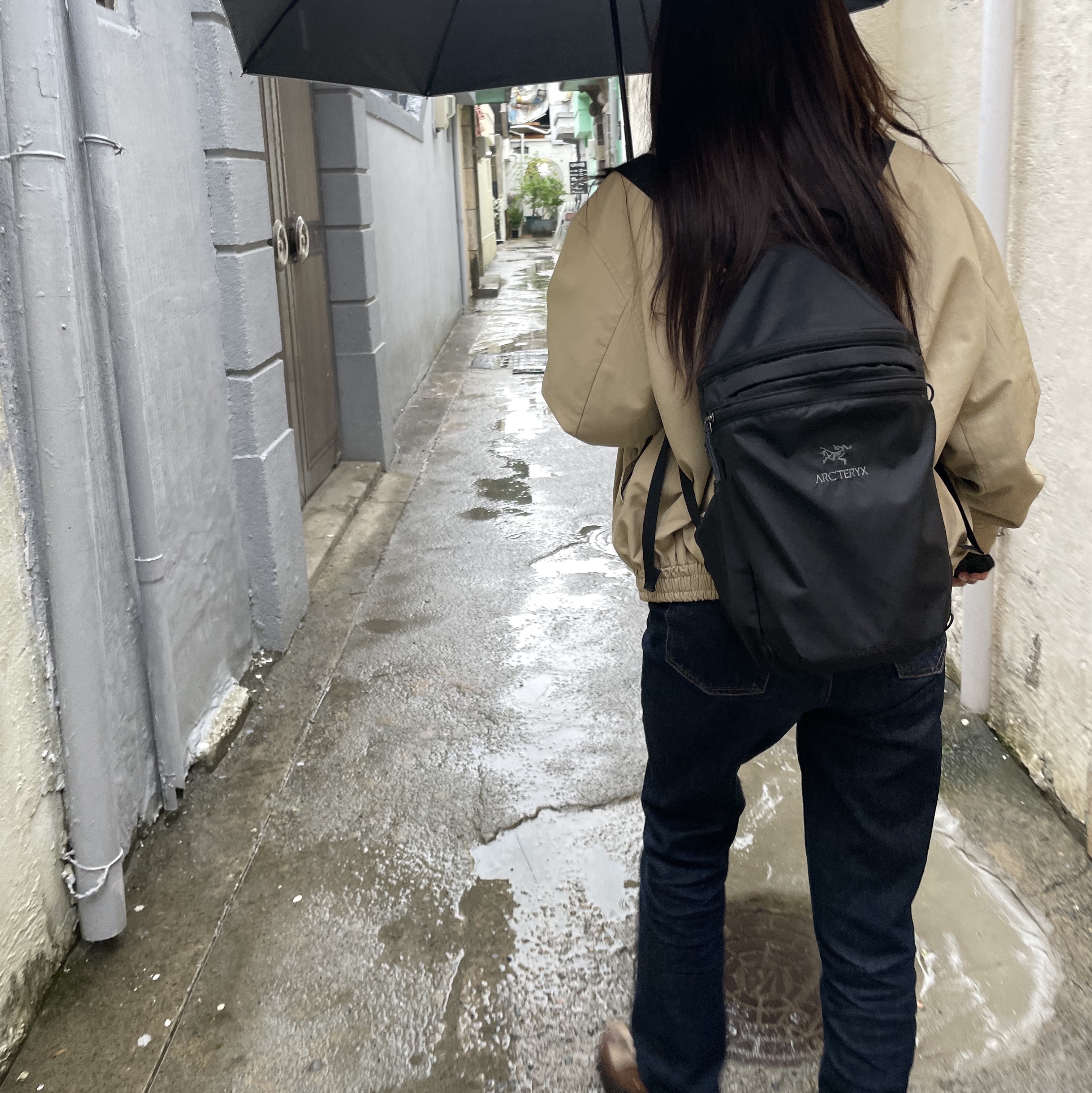 아크테릭스 인덱스 15 백팩 블랙 착용 스타일